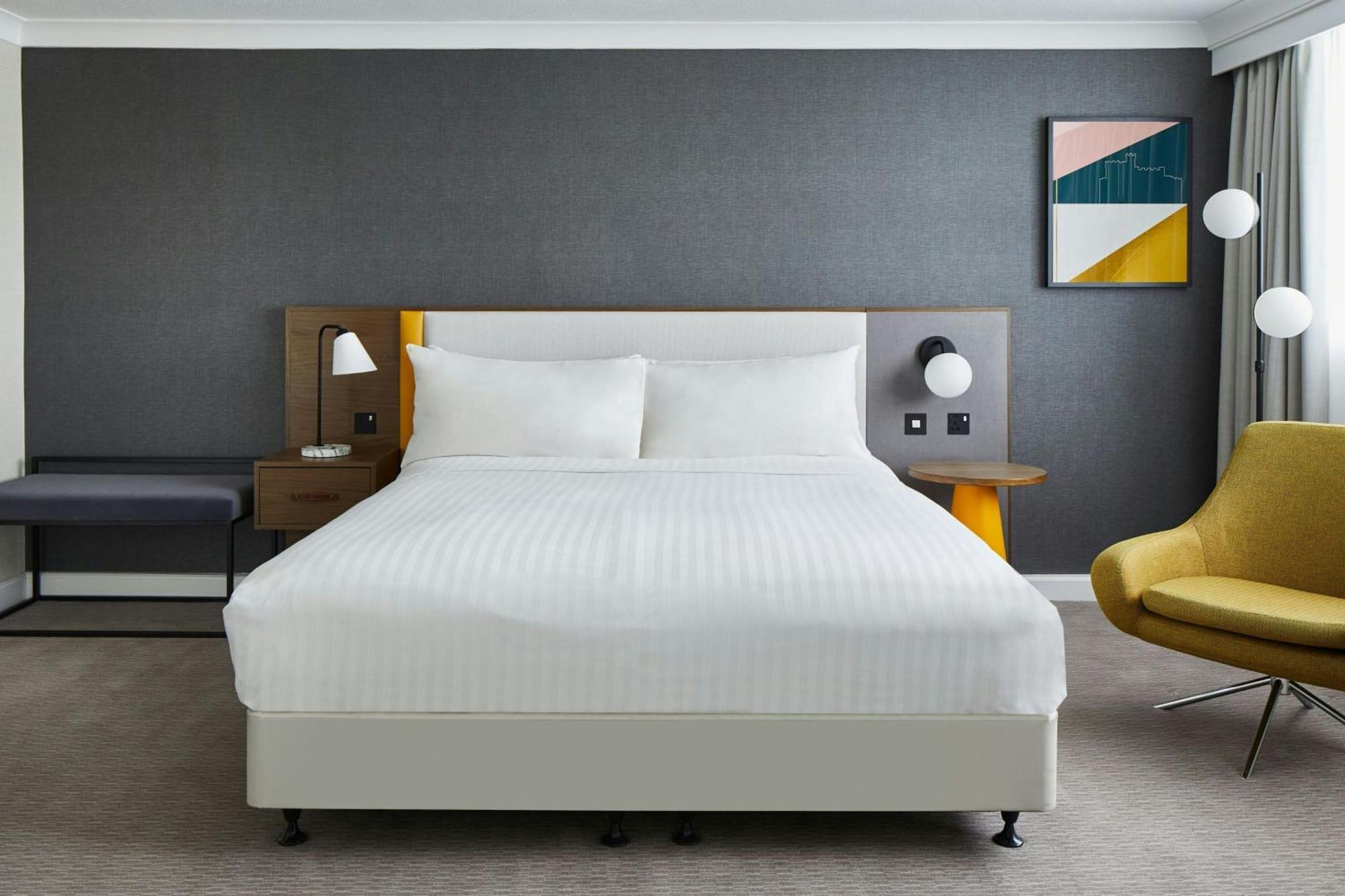 One-Bedroom Large Suite Executive Lounge Access