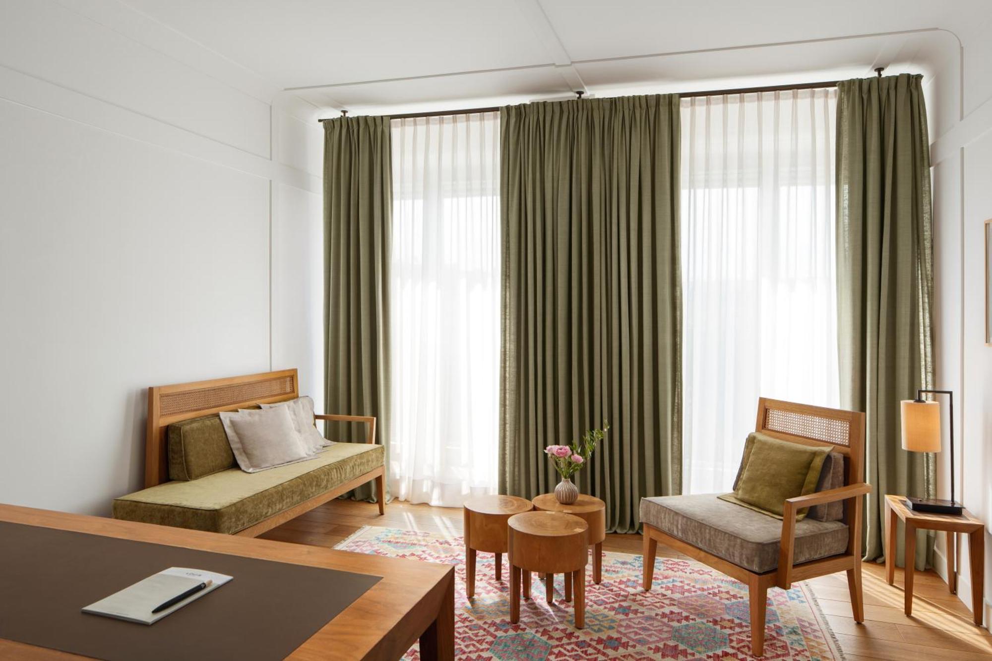 Courtyard Deluxe