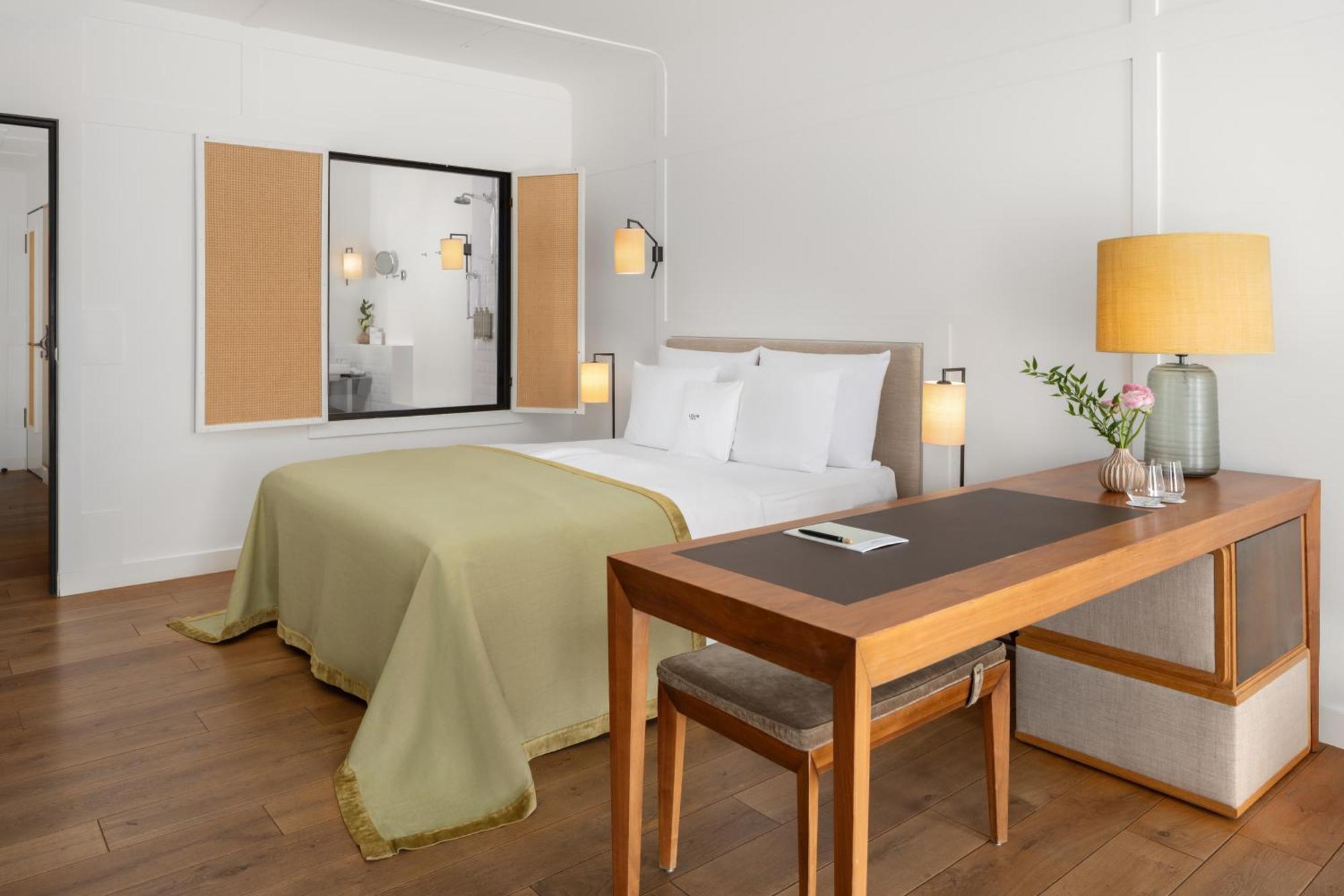 Courtyard Deluxe