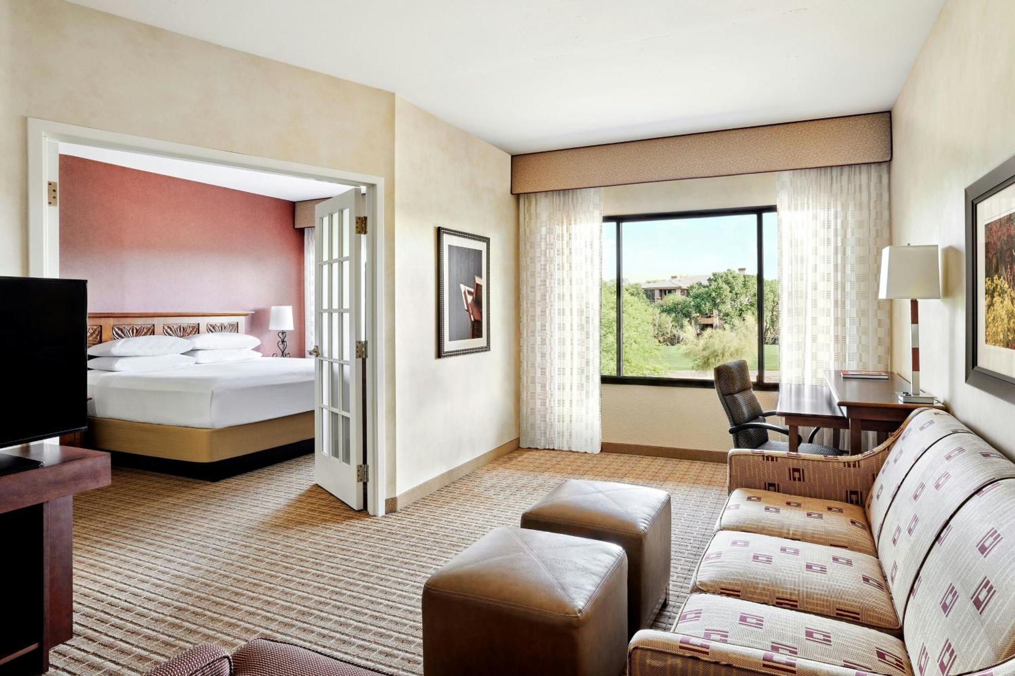 One-Bedroom King Suite