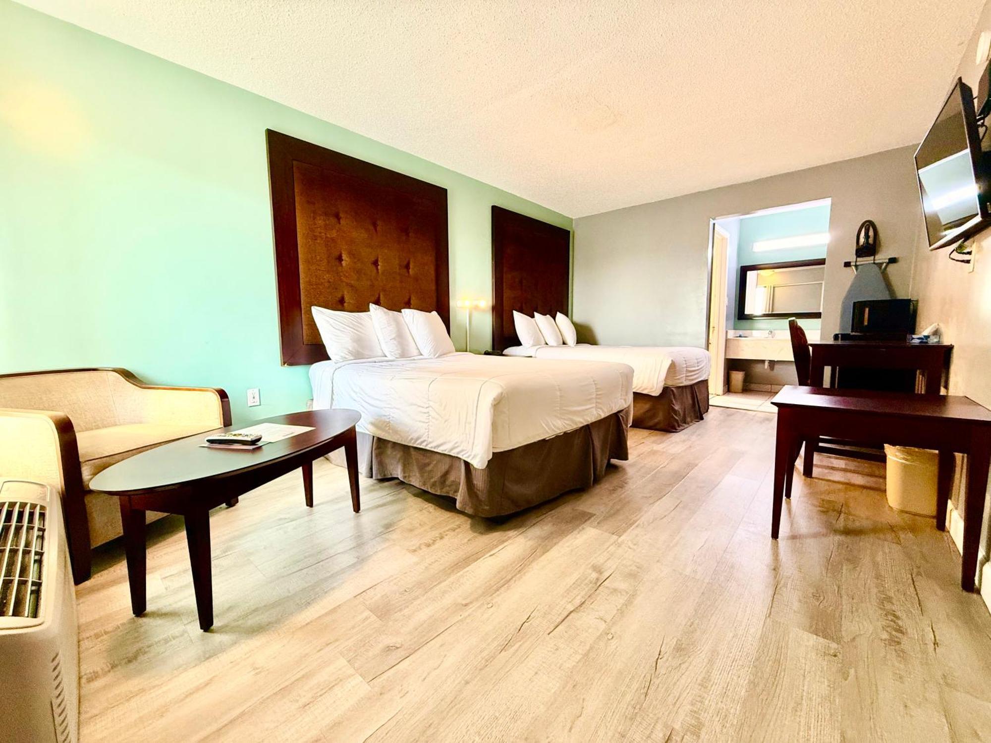 2 Double Beds Non-Smoking