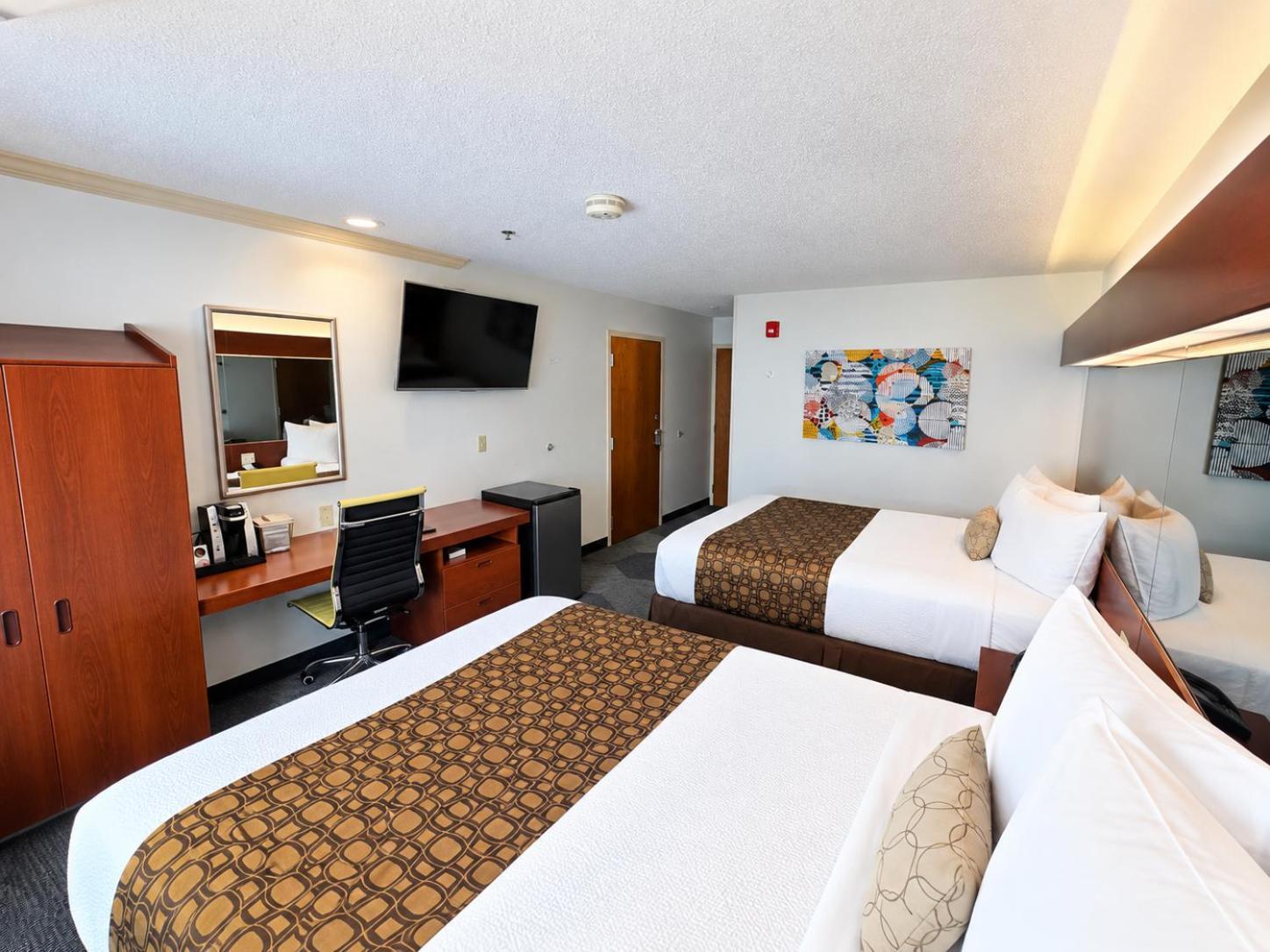 Queen Room Two Queen Beds Non-Smoking