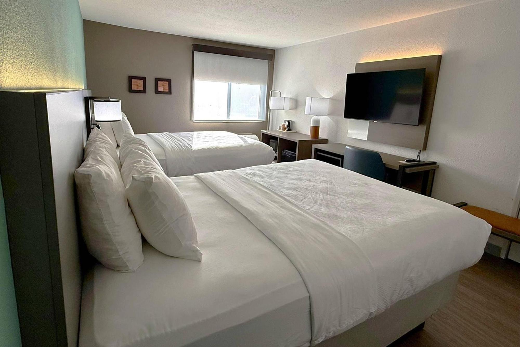 Queen Room Two Queen Beds Non-Smoking