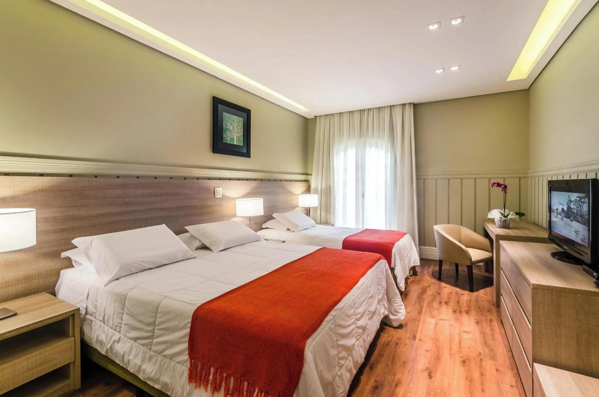 Deluxe Family Room