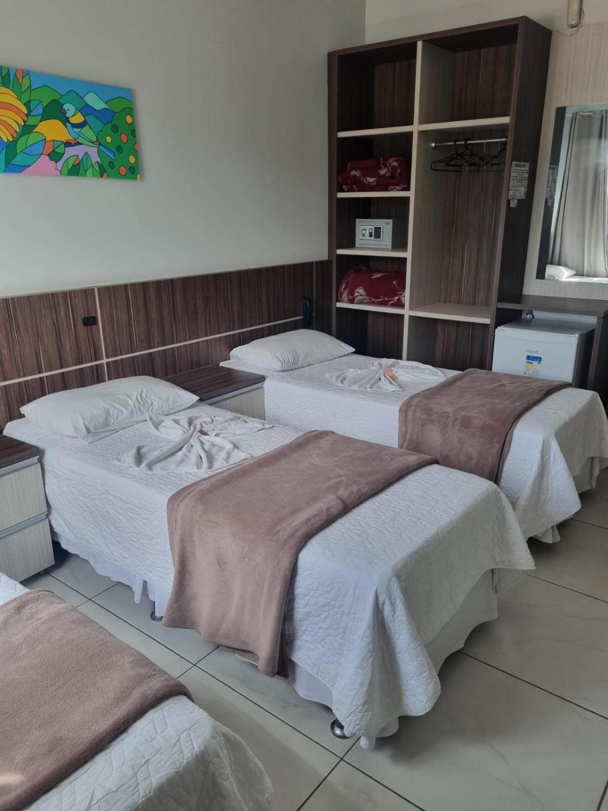 Triple Room 3 single beds