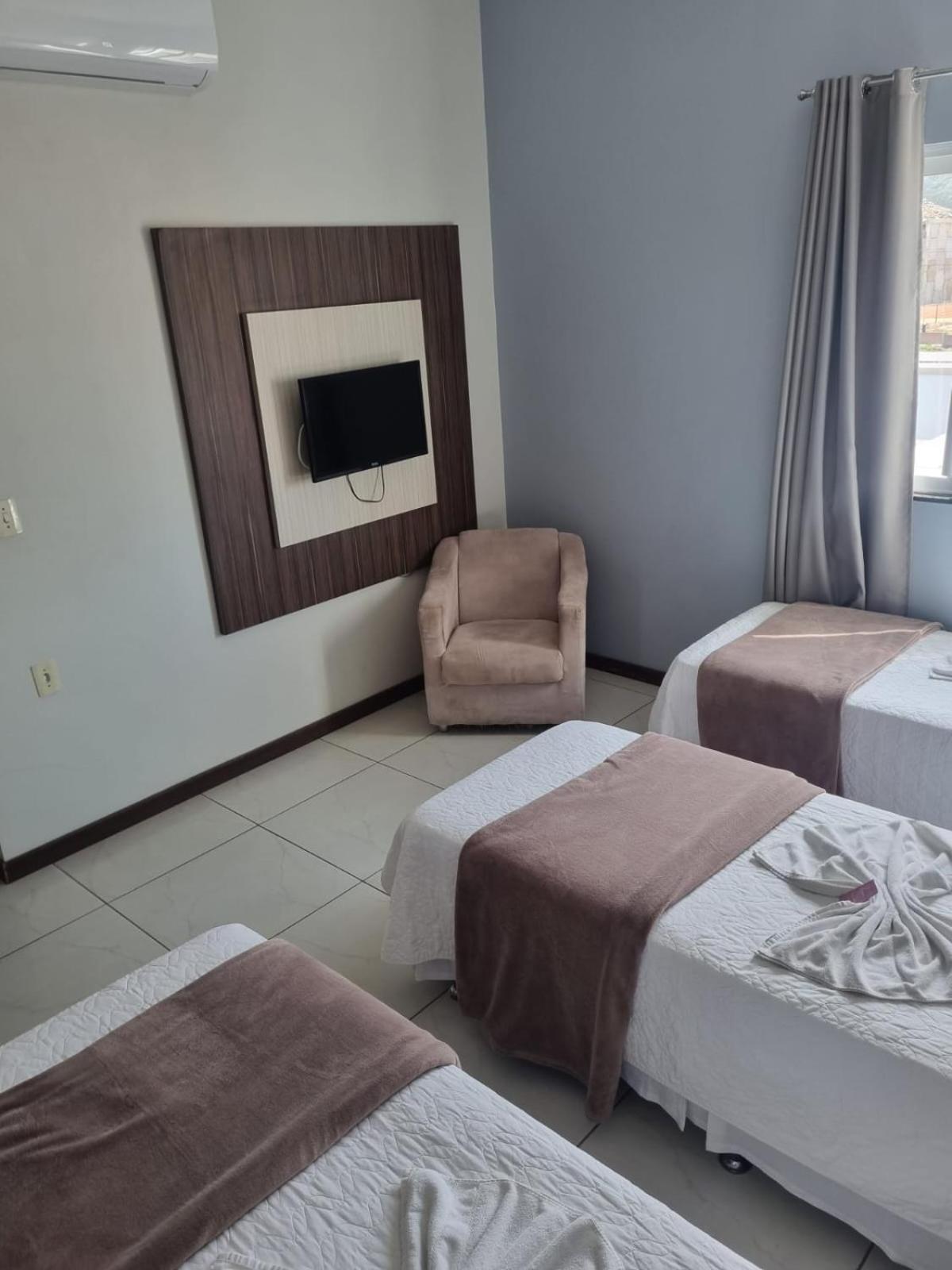 Triple Room 3 single beds
