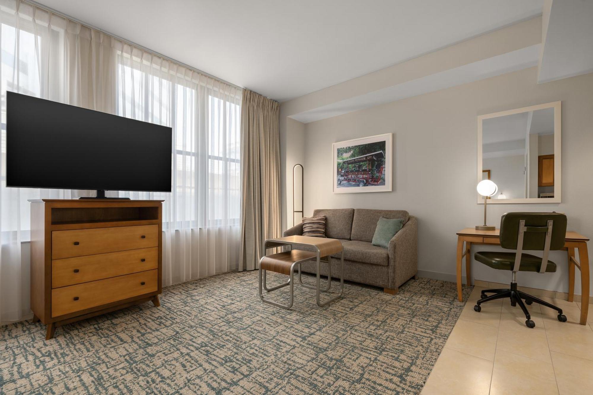 King Studio Suite Mobility Access or Non-Smoking