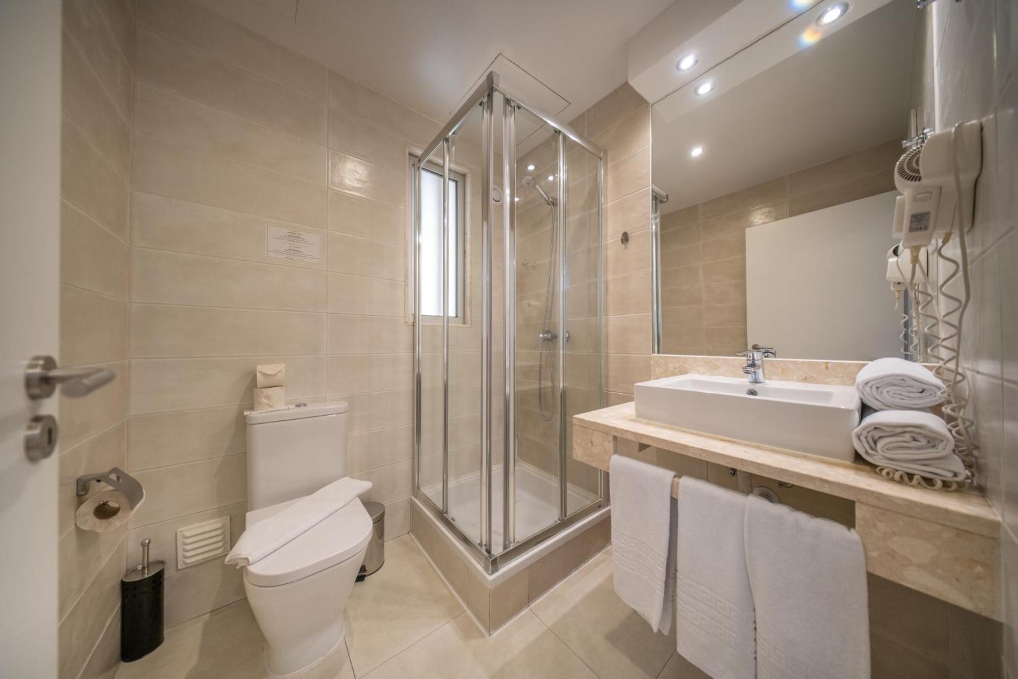 Triple Room Lower Level Without Kitchenette