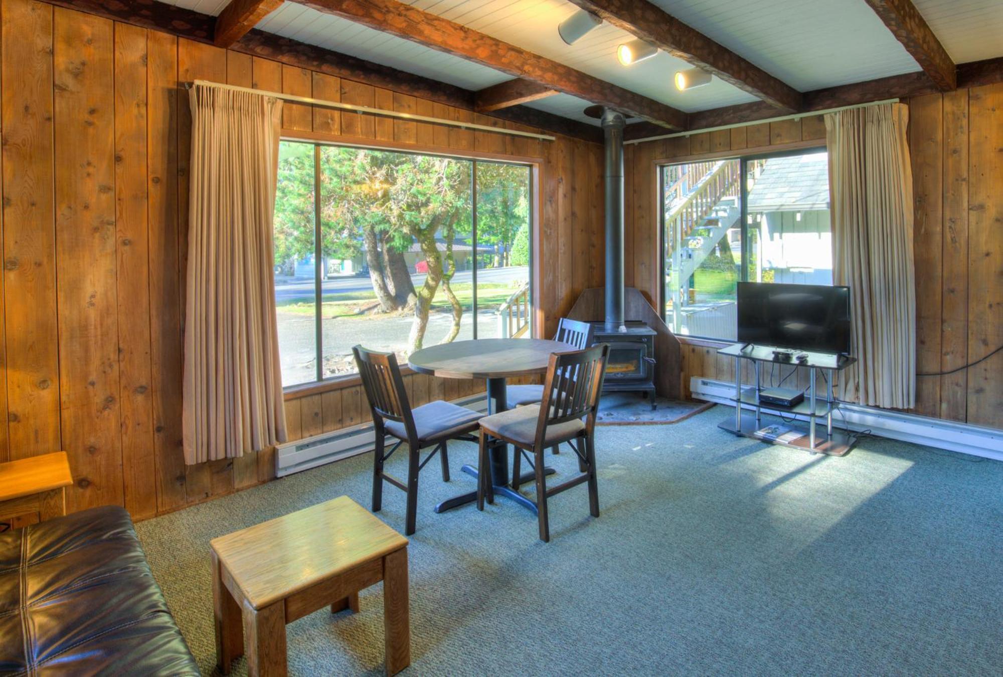 Queen Studio Cabin