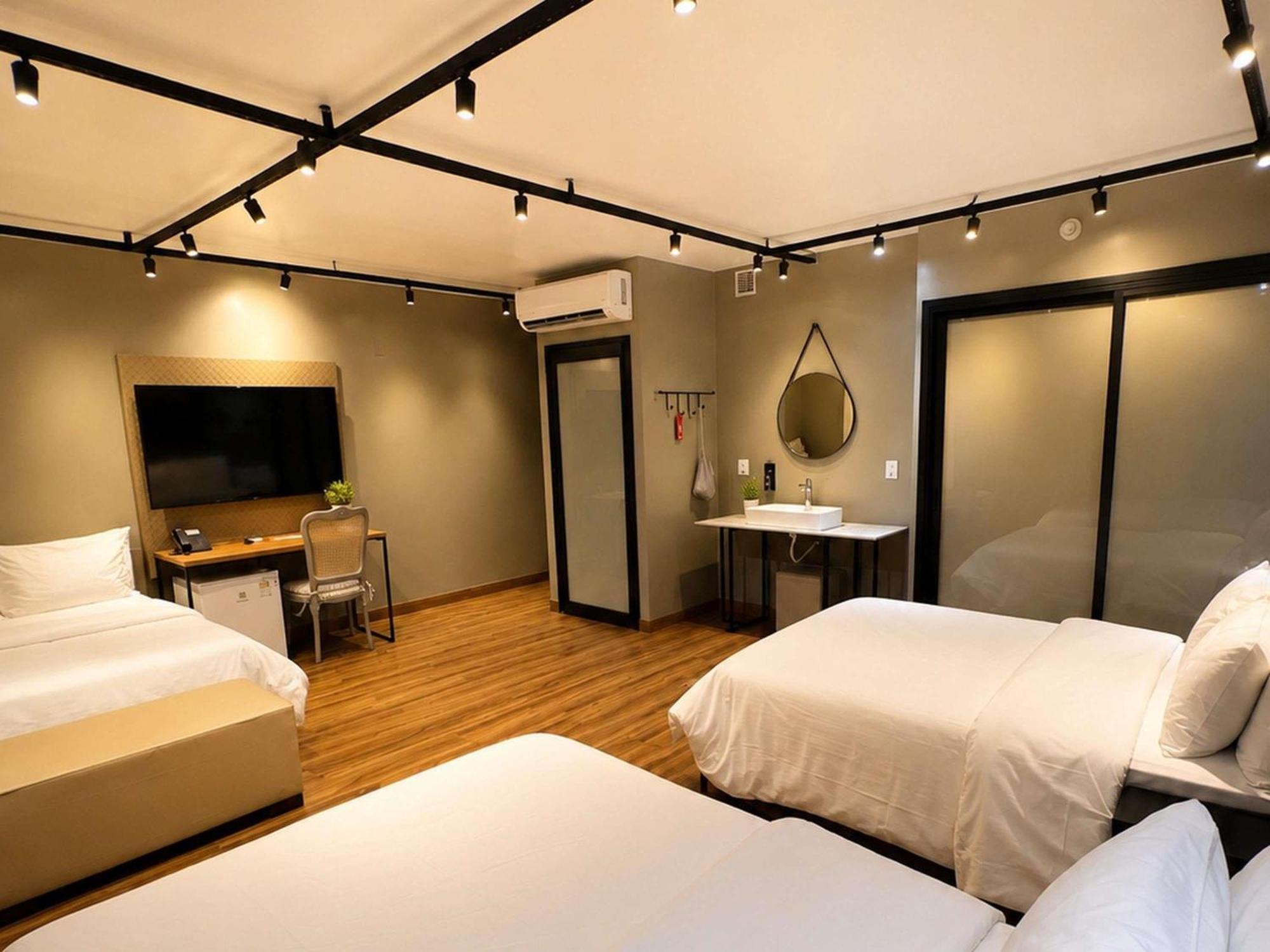 Superior Room Two Double or One Queen Two Twin Beds