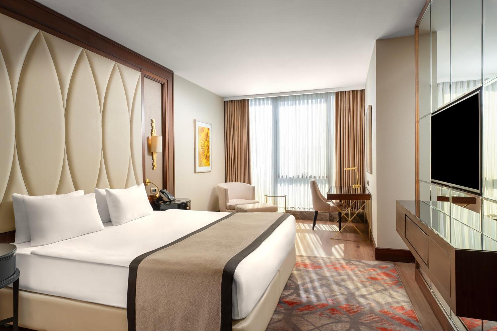 Superior Room Queen Size Bed