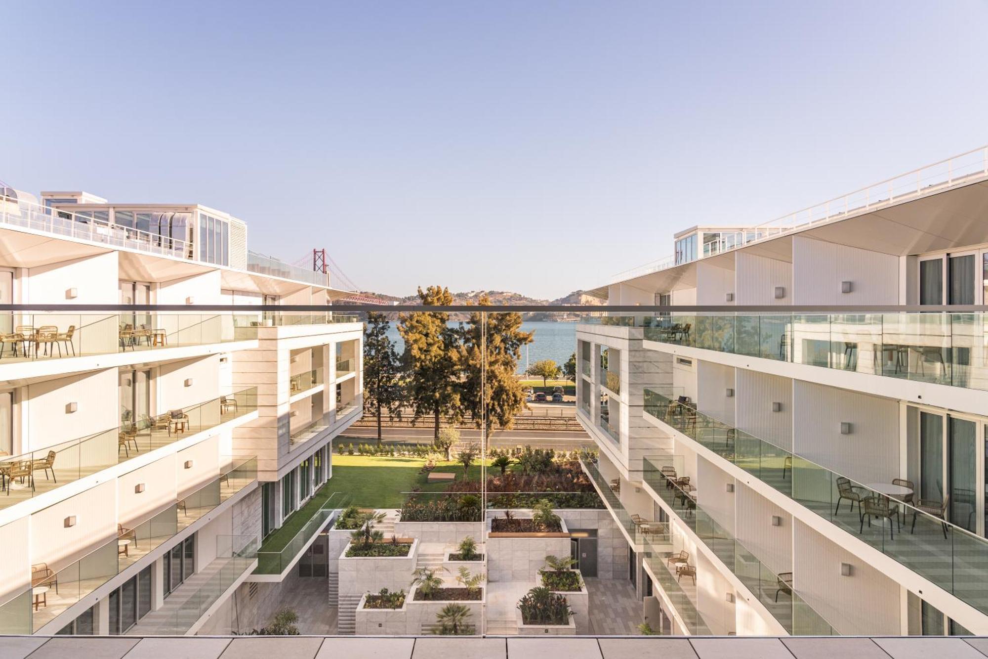 Standard Queen Room Courtyard
