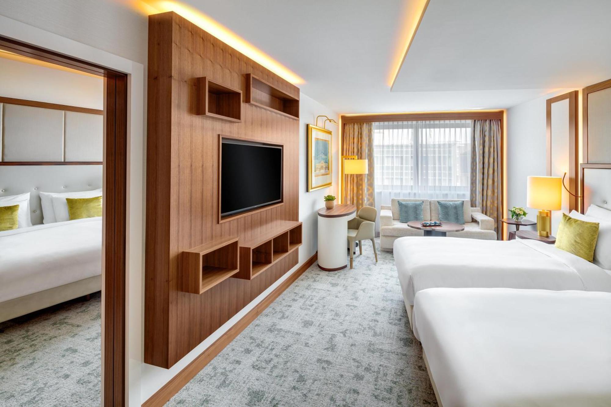 Corvinus Fashion Street View Room