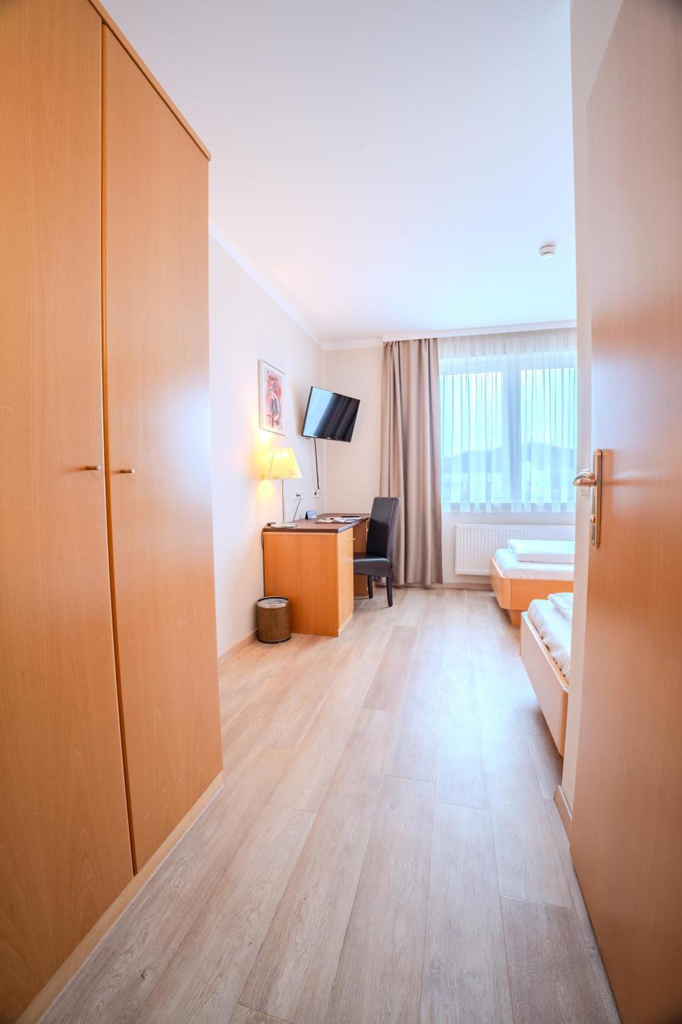 Economy Twin Room