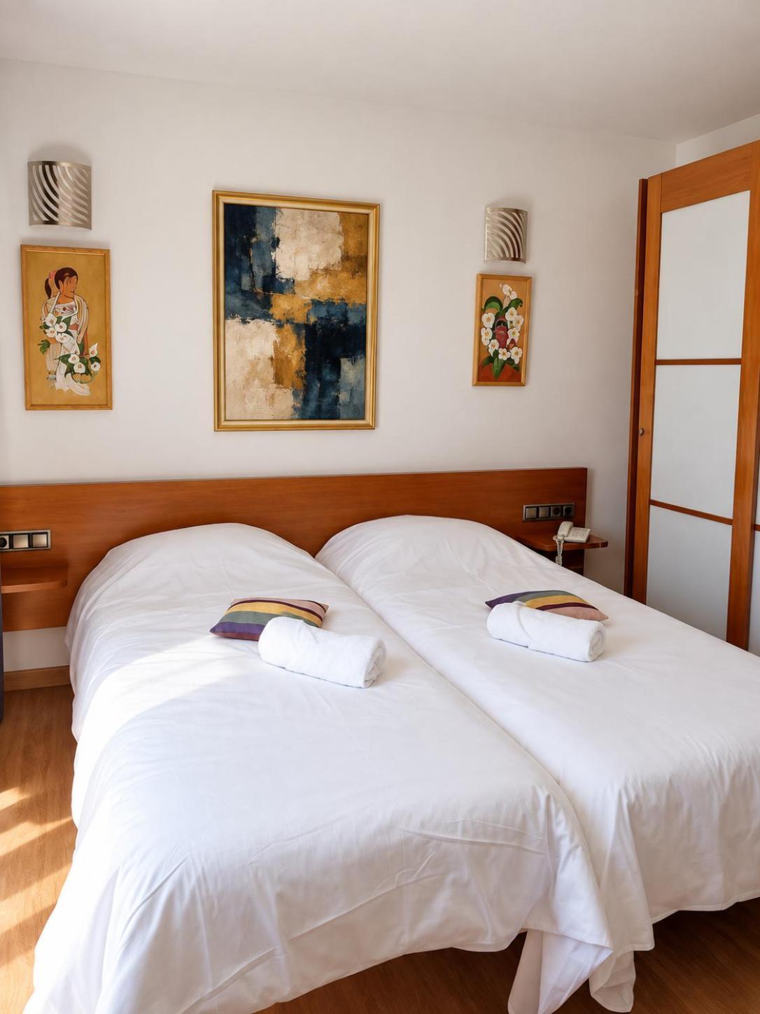 Chambre Double - Accessible aux Personnes à Mobilité Réduite