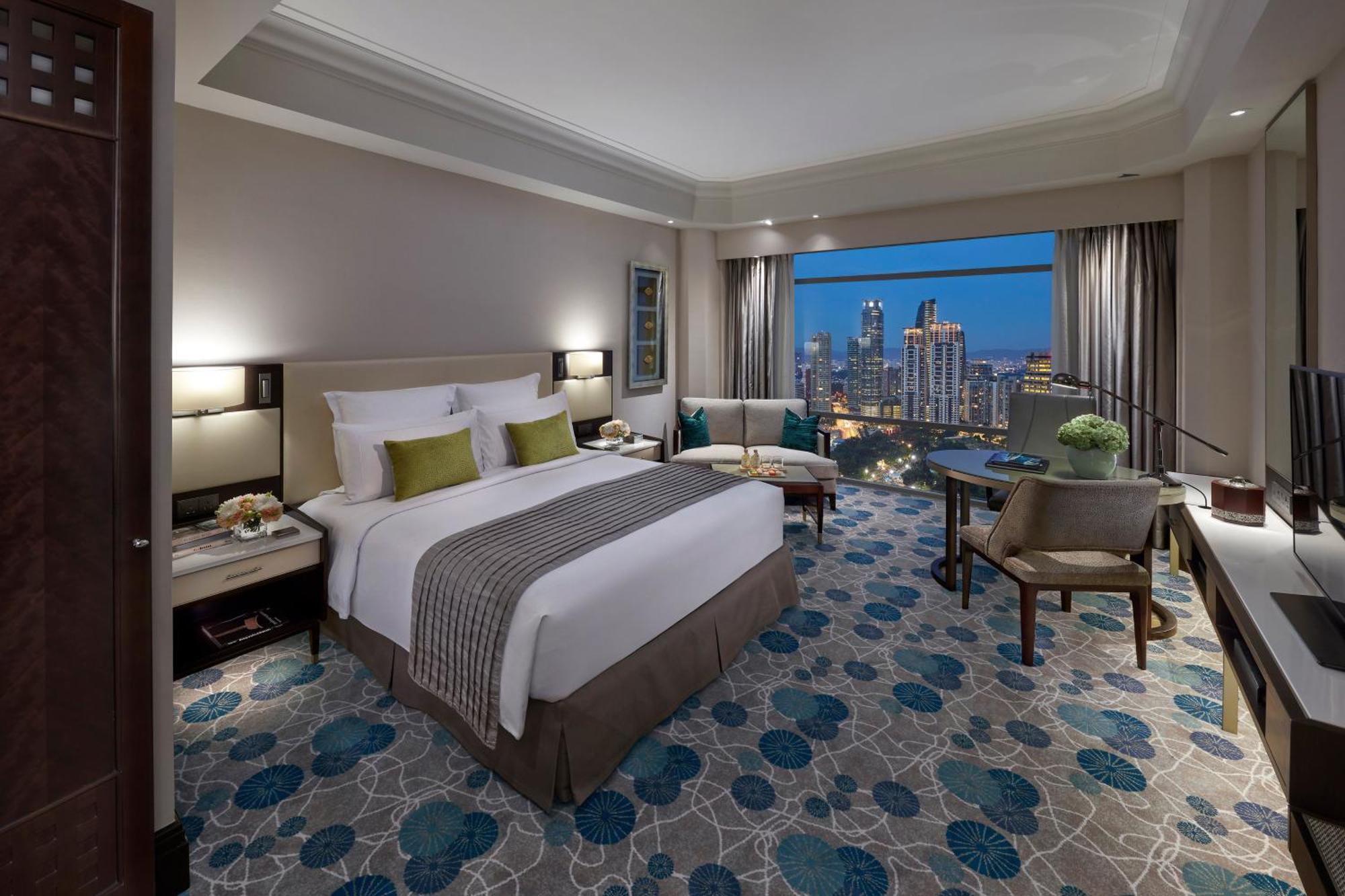 Deluxe King Room Park View