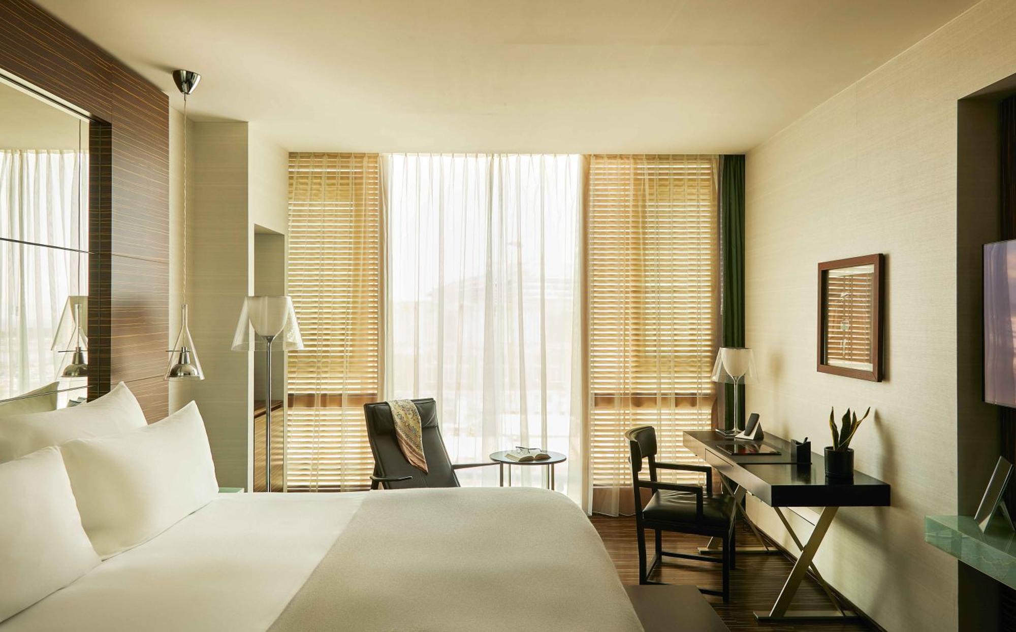 Deluxe Harbour View Room