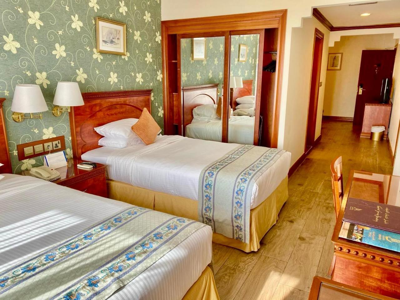 Executive Room Souk View Balcony Shuttle Bus To Al Mamzar Beach