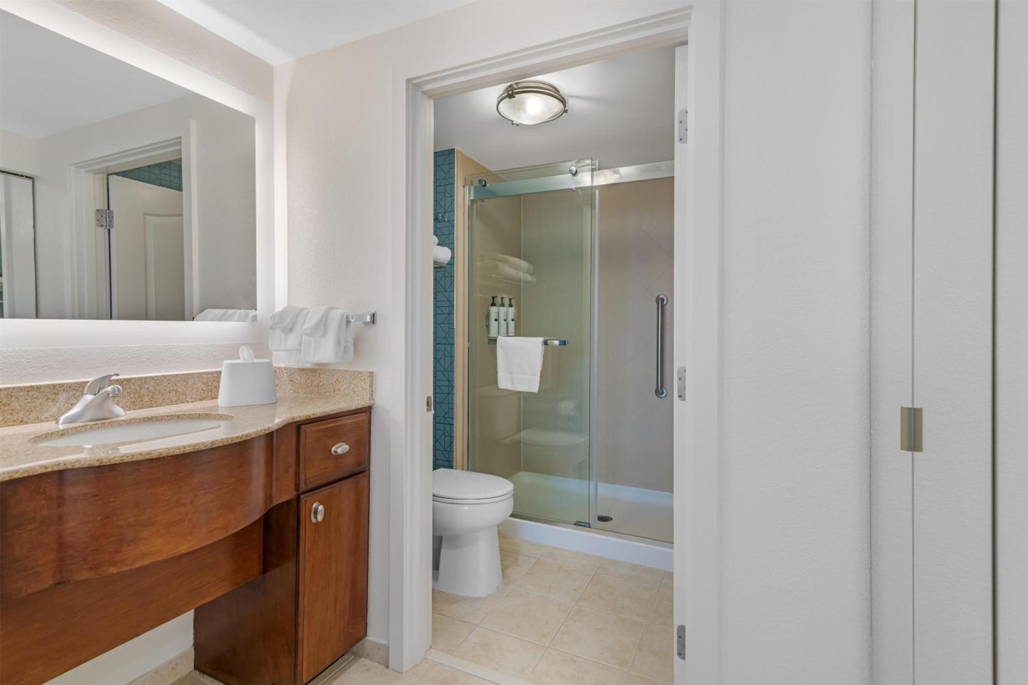 King Studio Suite Hearing Access or Non-Smoking