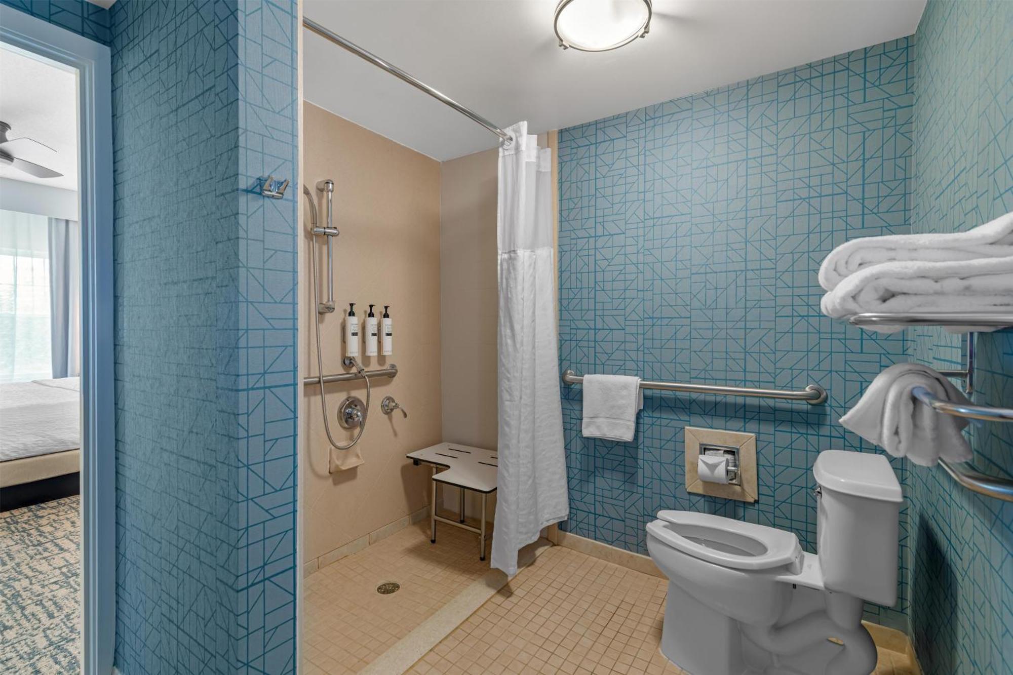 King Studio Roll Shower Mobility Hearing Access or Non-Smoking