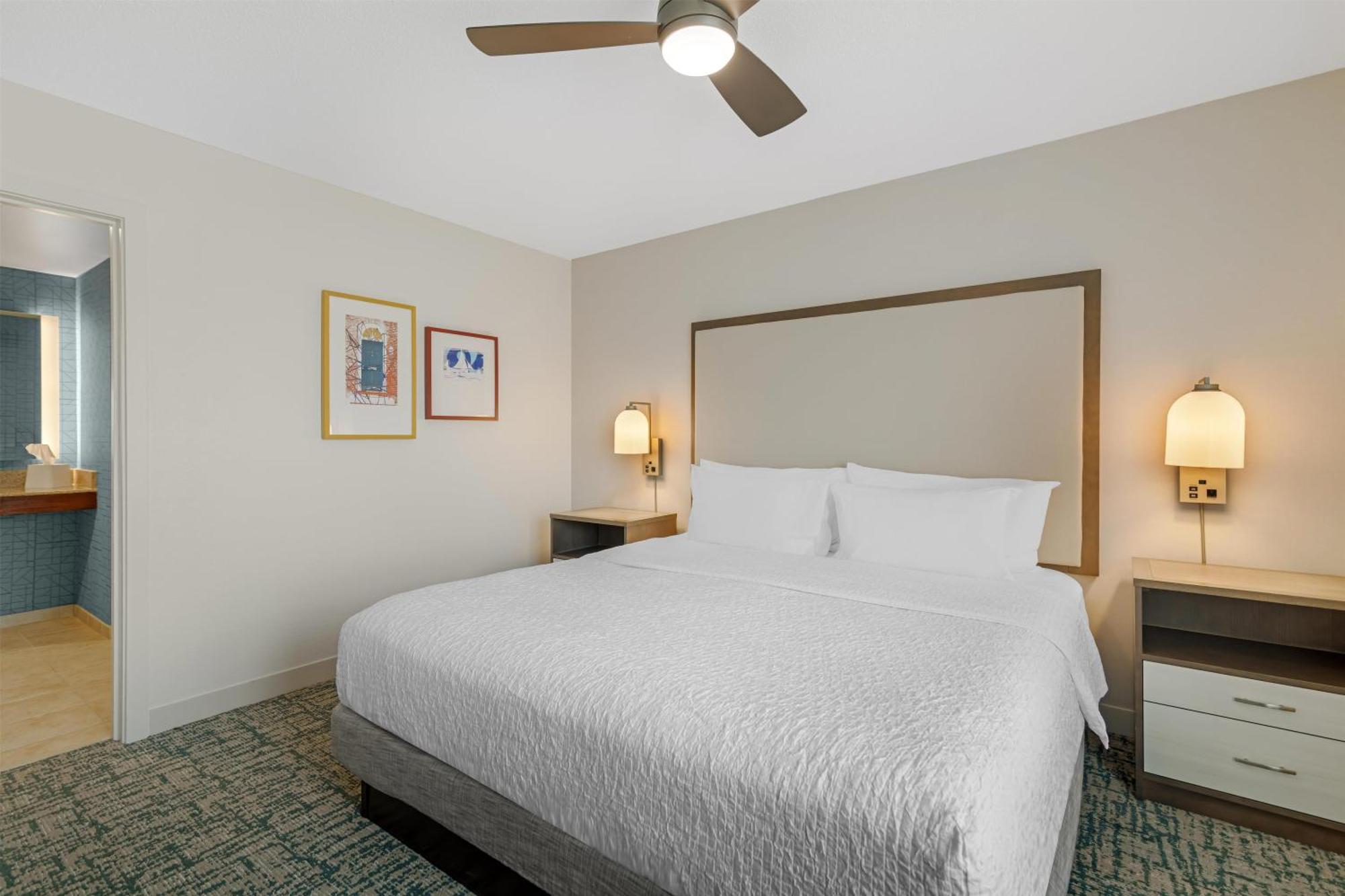 King Suite Accessible Tub Mobility Hearing Access or Non-Smoking