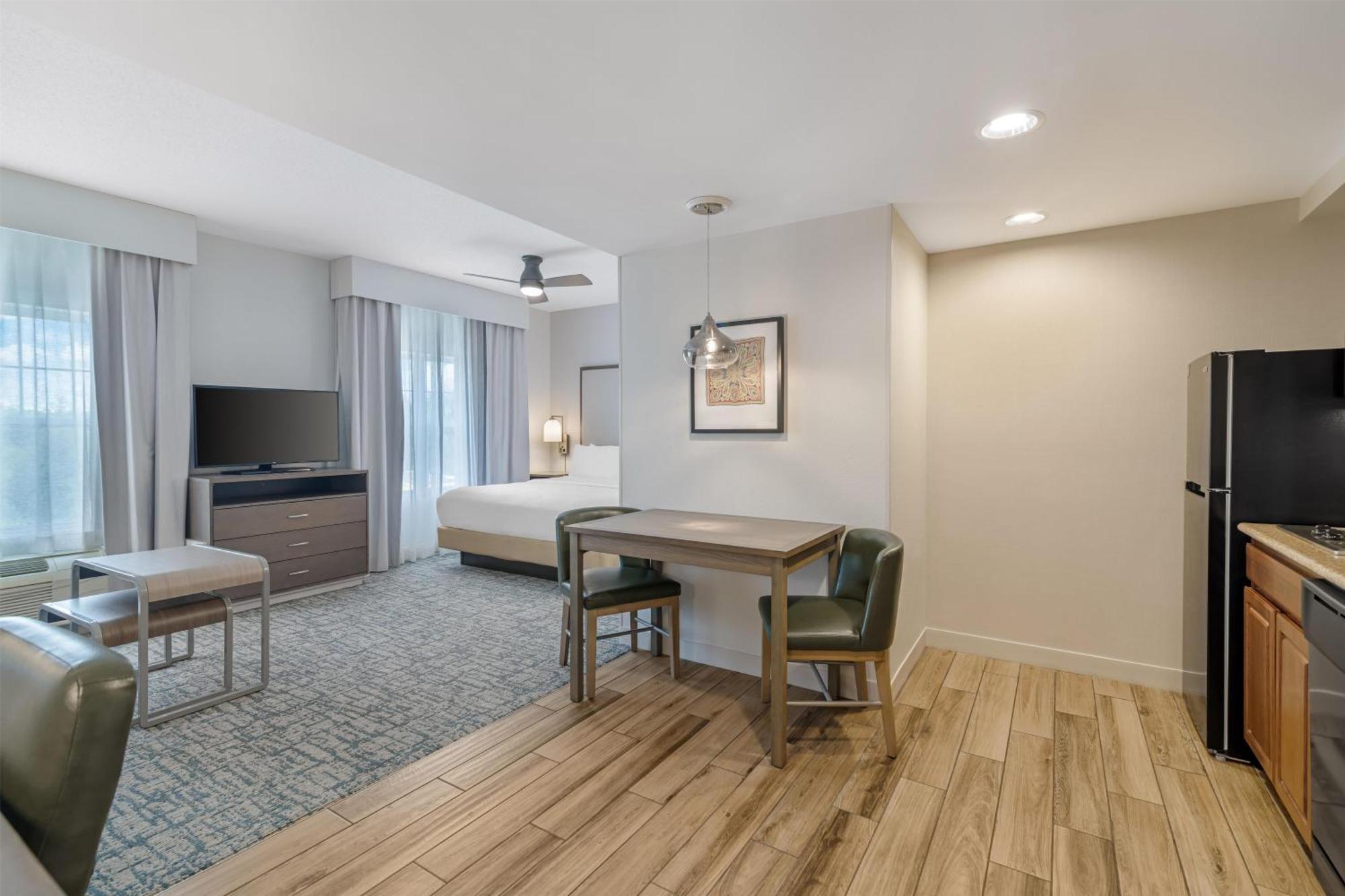 King Studio Suite Non-Smoking