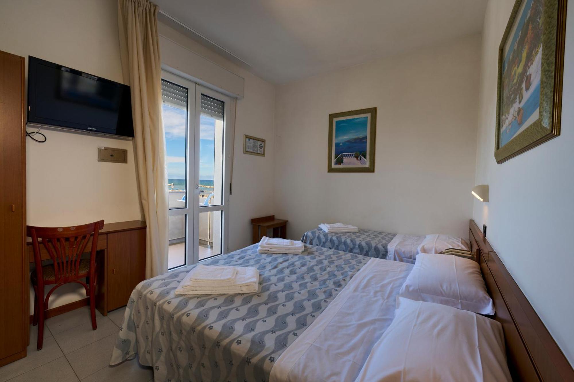 Triple Room Partial Sea View Beach Access