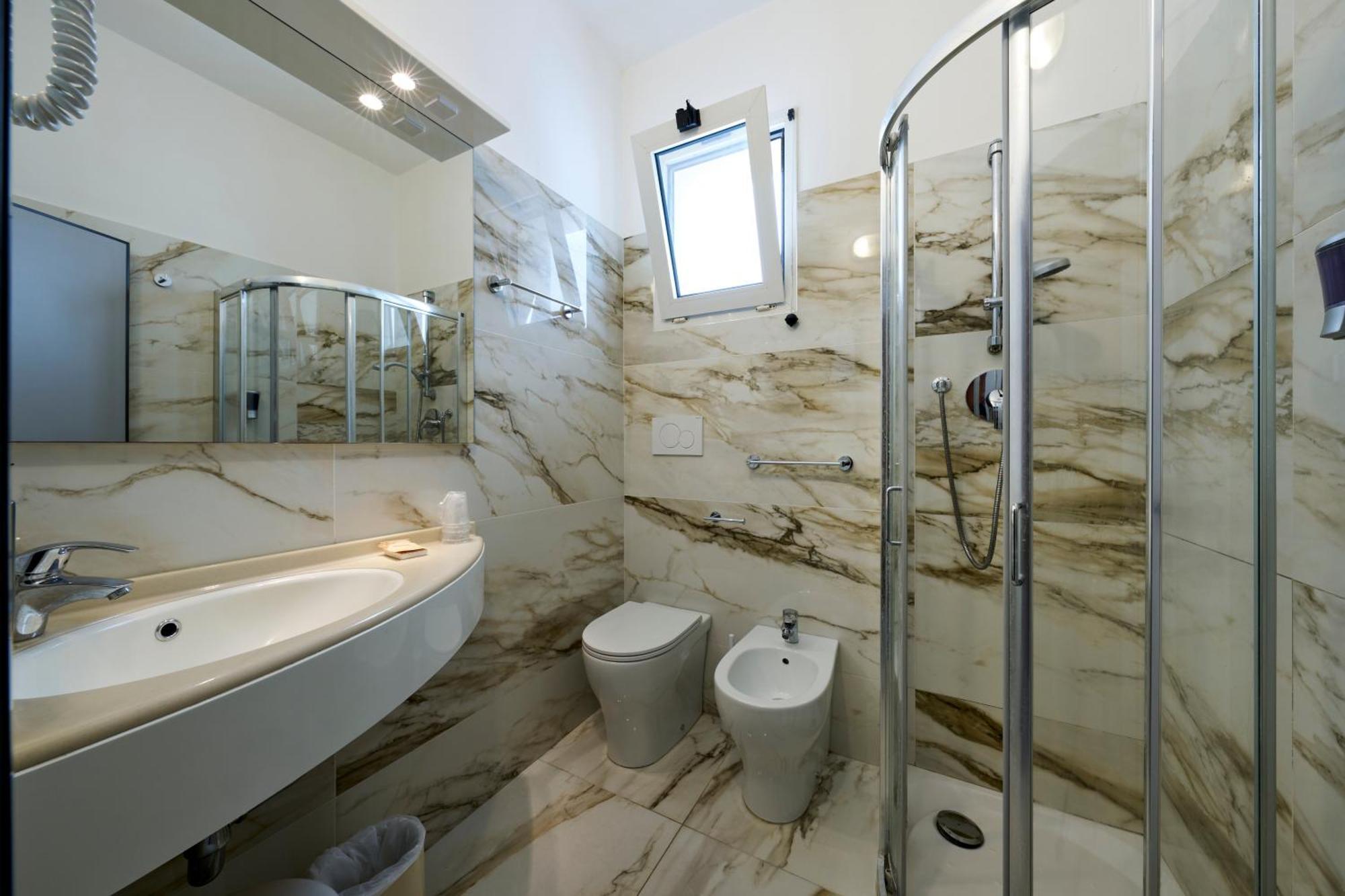 Triple Room Partial Sea View Beach Access