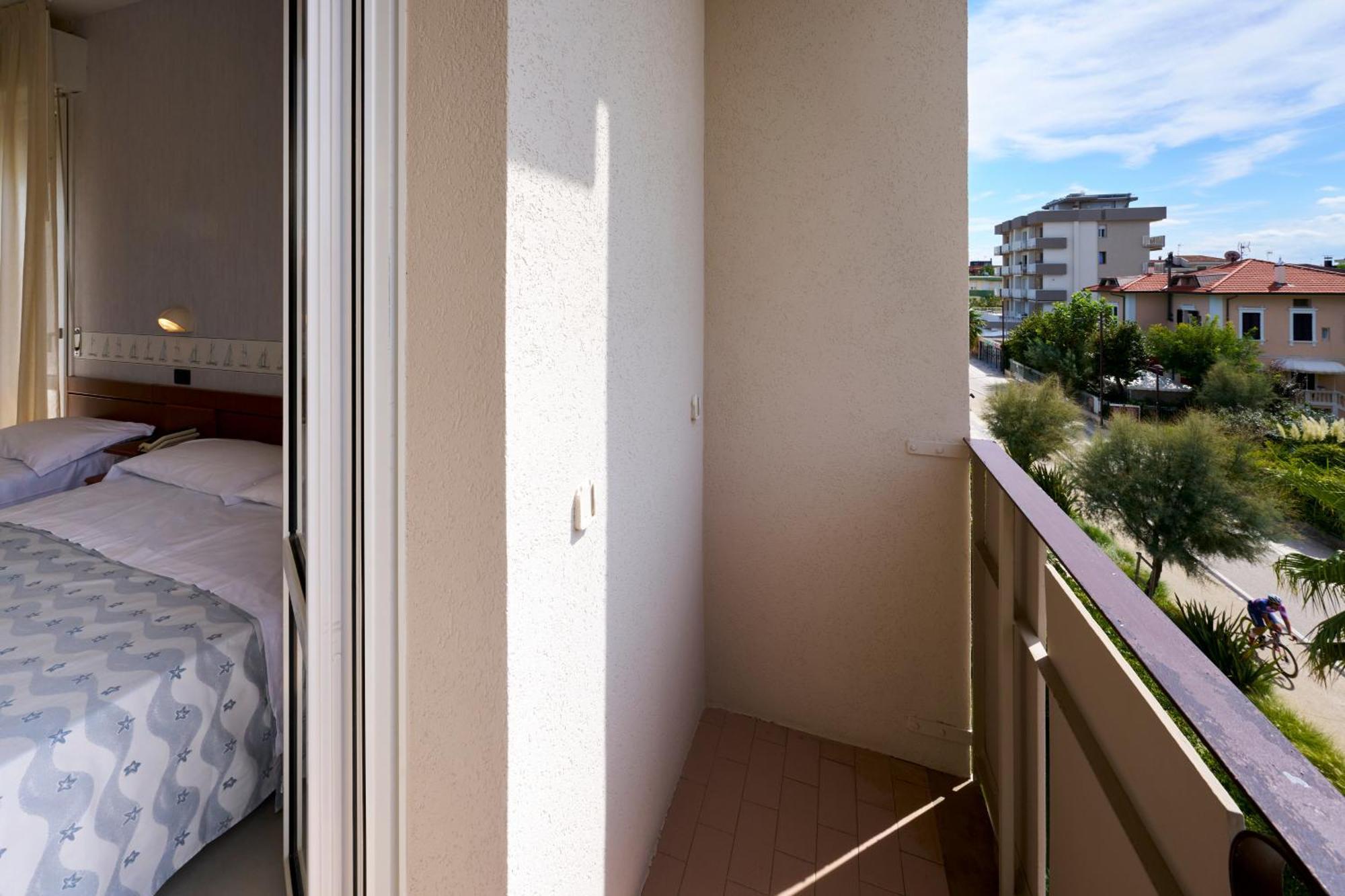 Double Room Balcony Beach Access