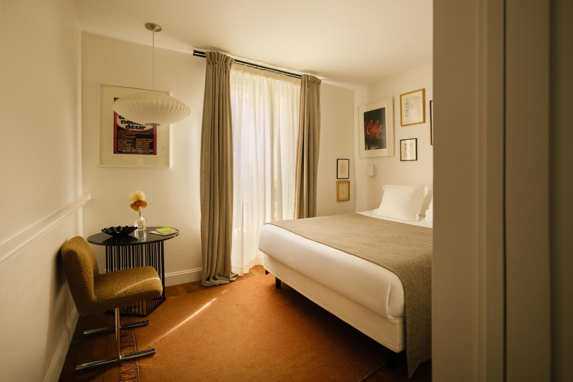 Standard Room "Pigalle 15"