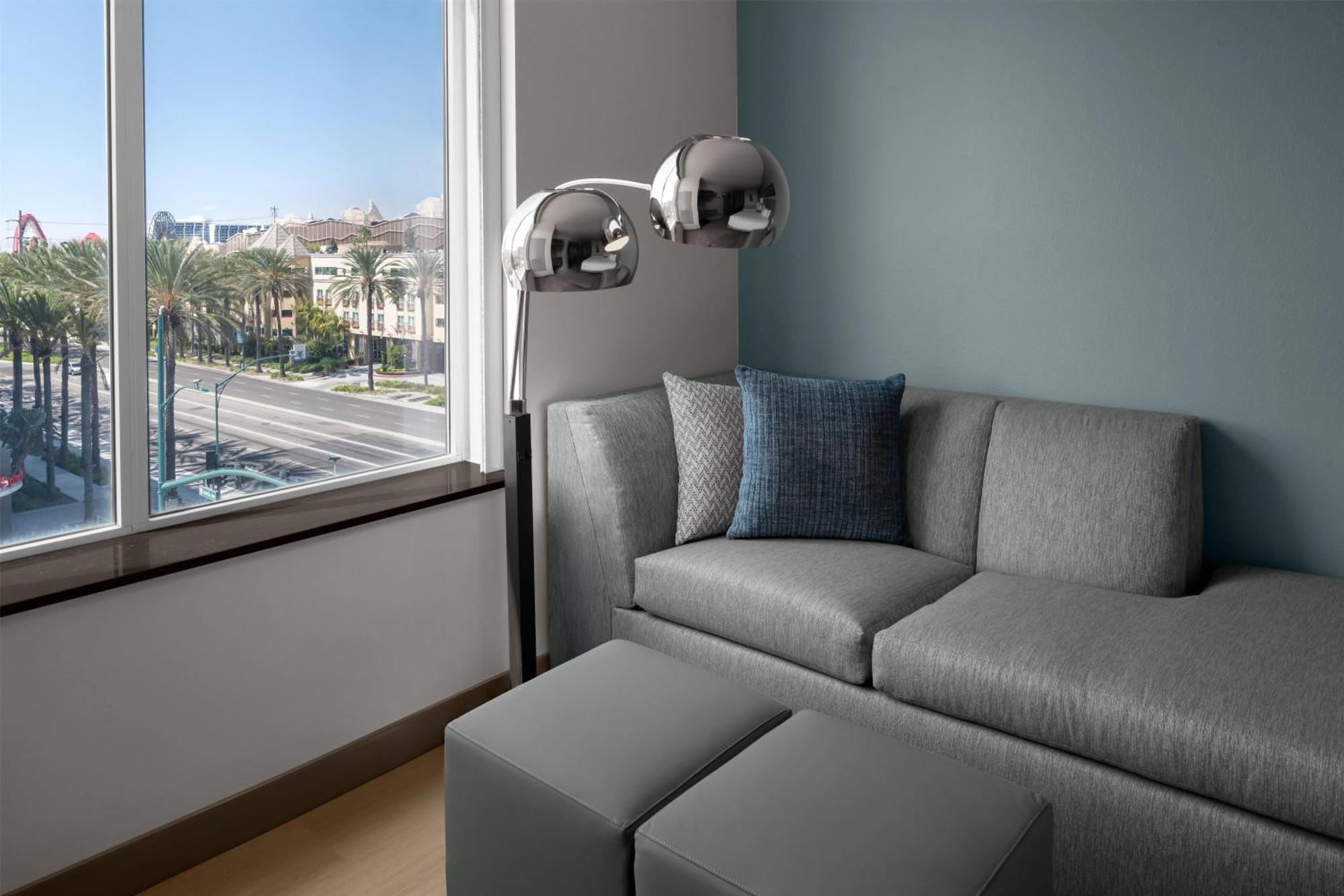 Den King Room View