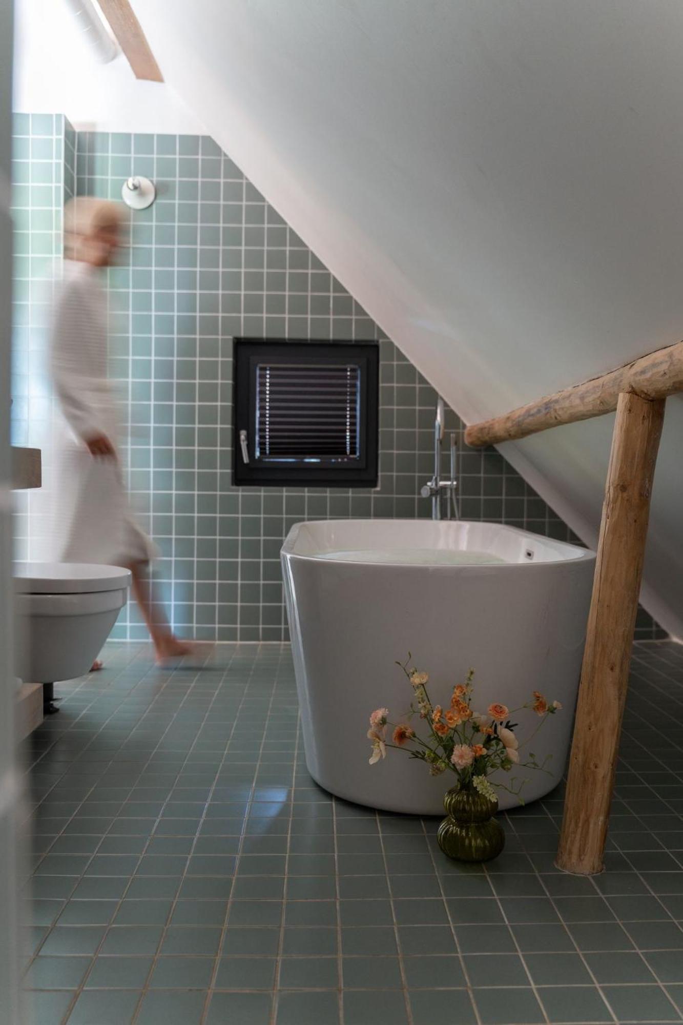 Twin Room Bathroom