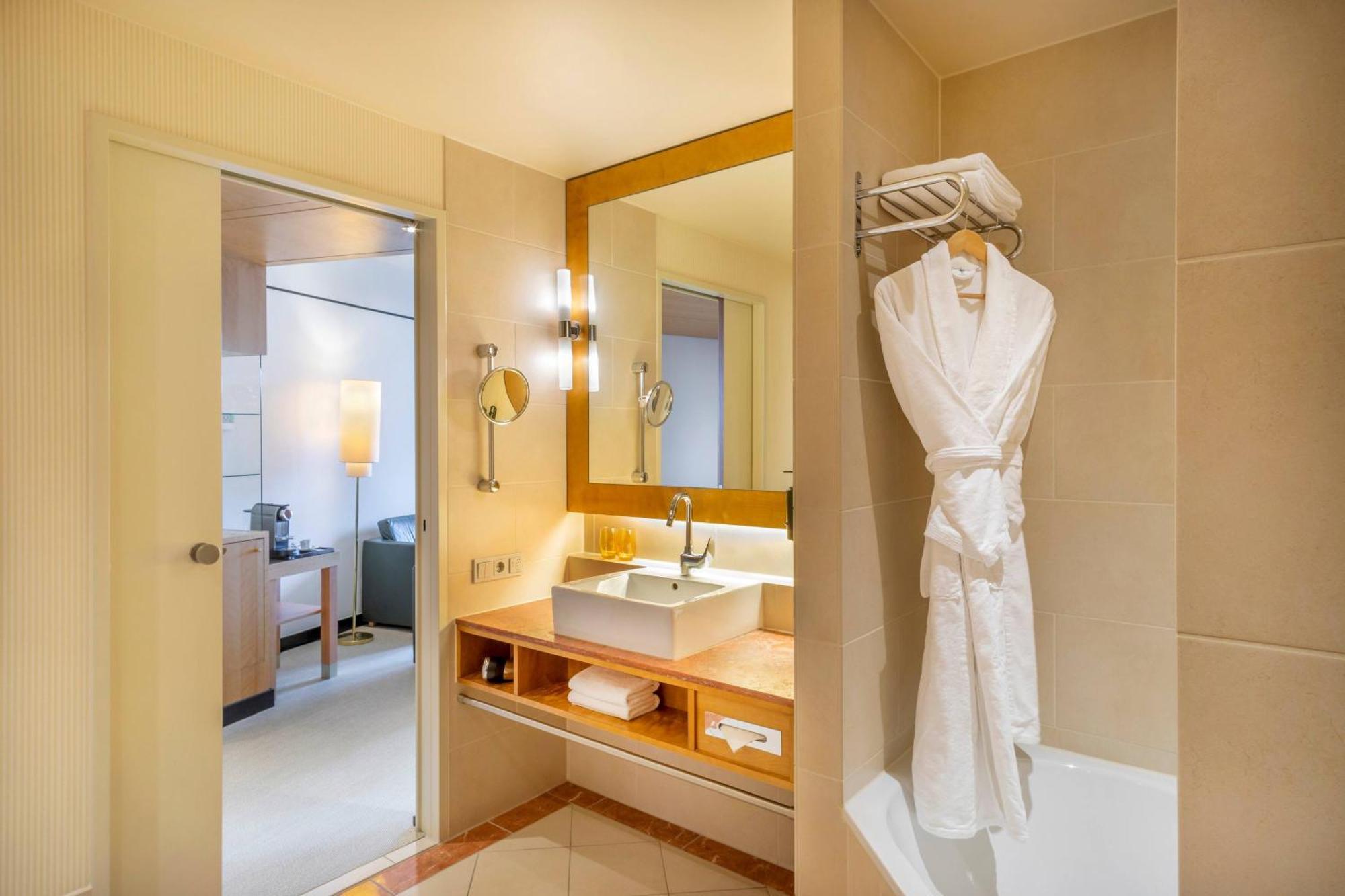 The Level Junior Suite Executive Lounge Access