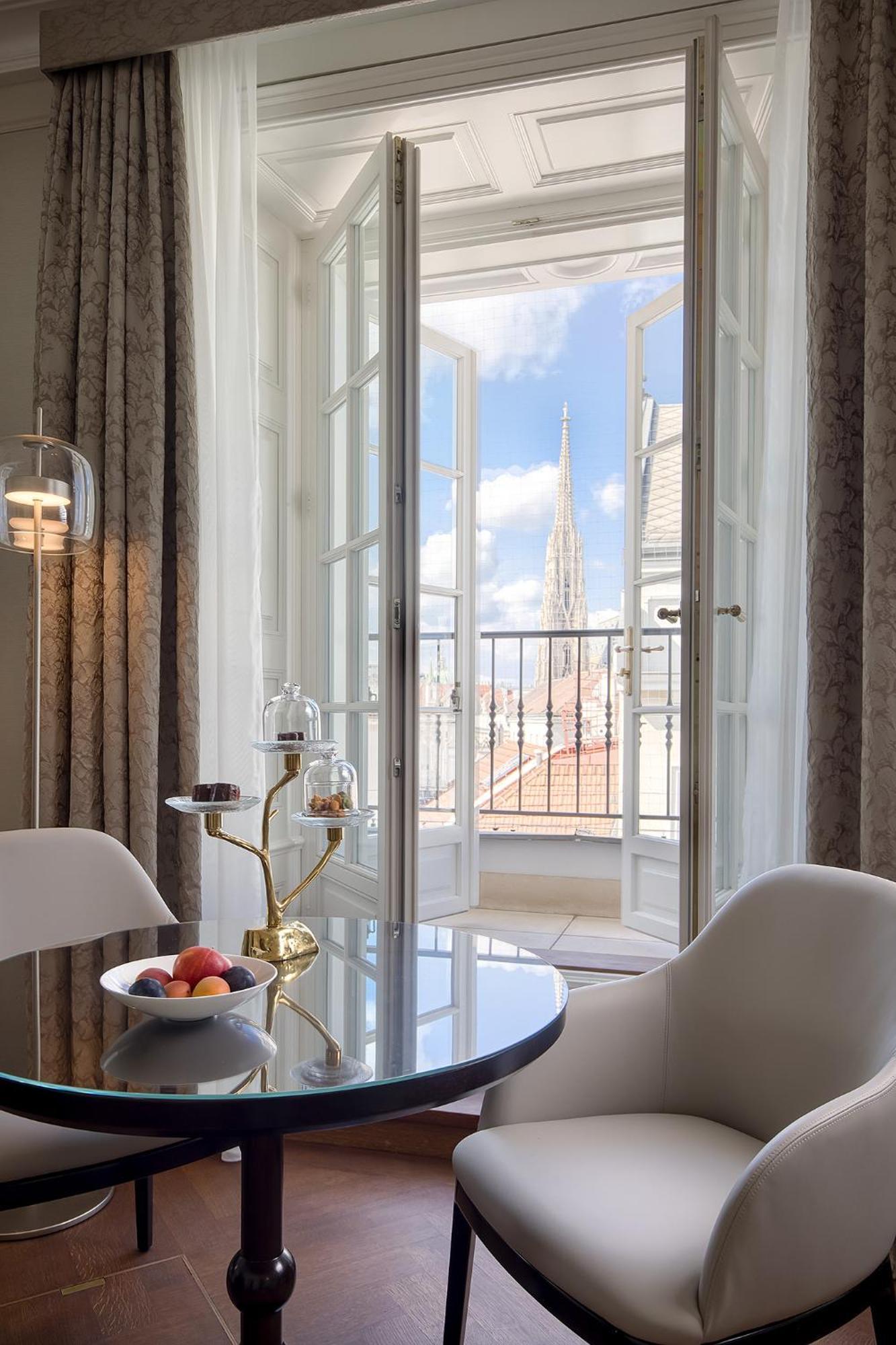 Deluxe Suite City View