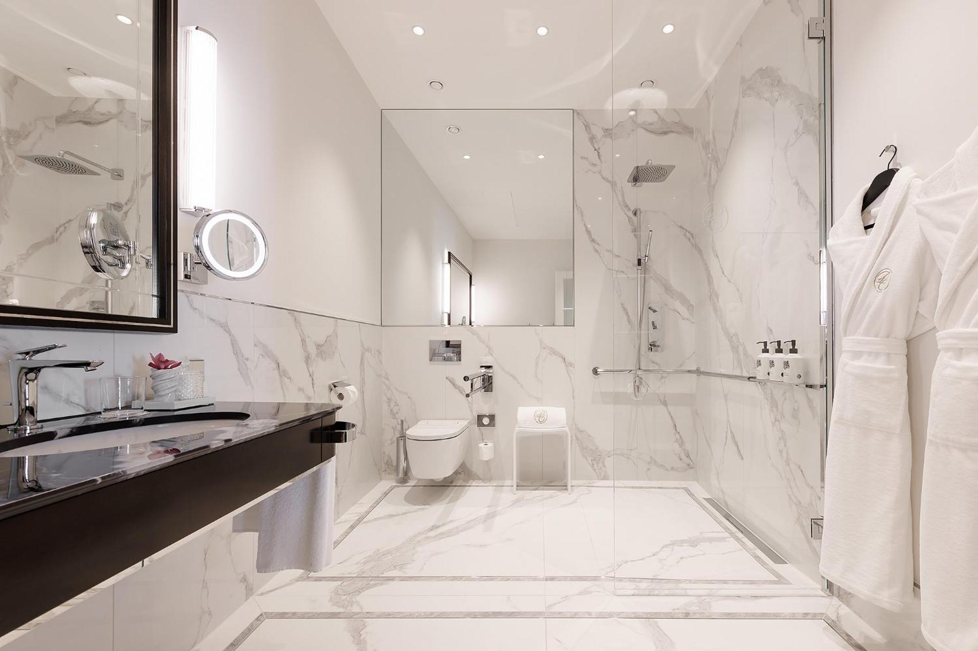 Deluxe Suite City View