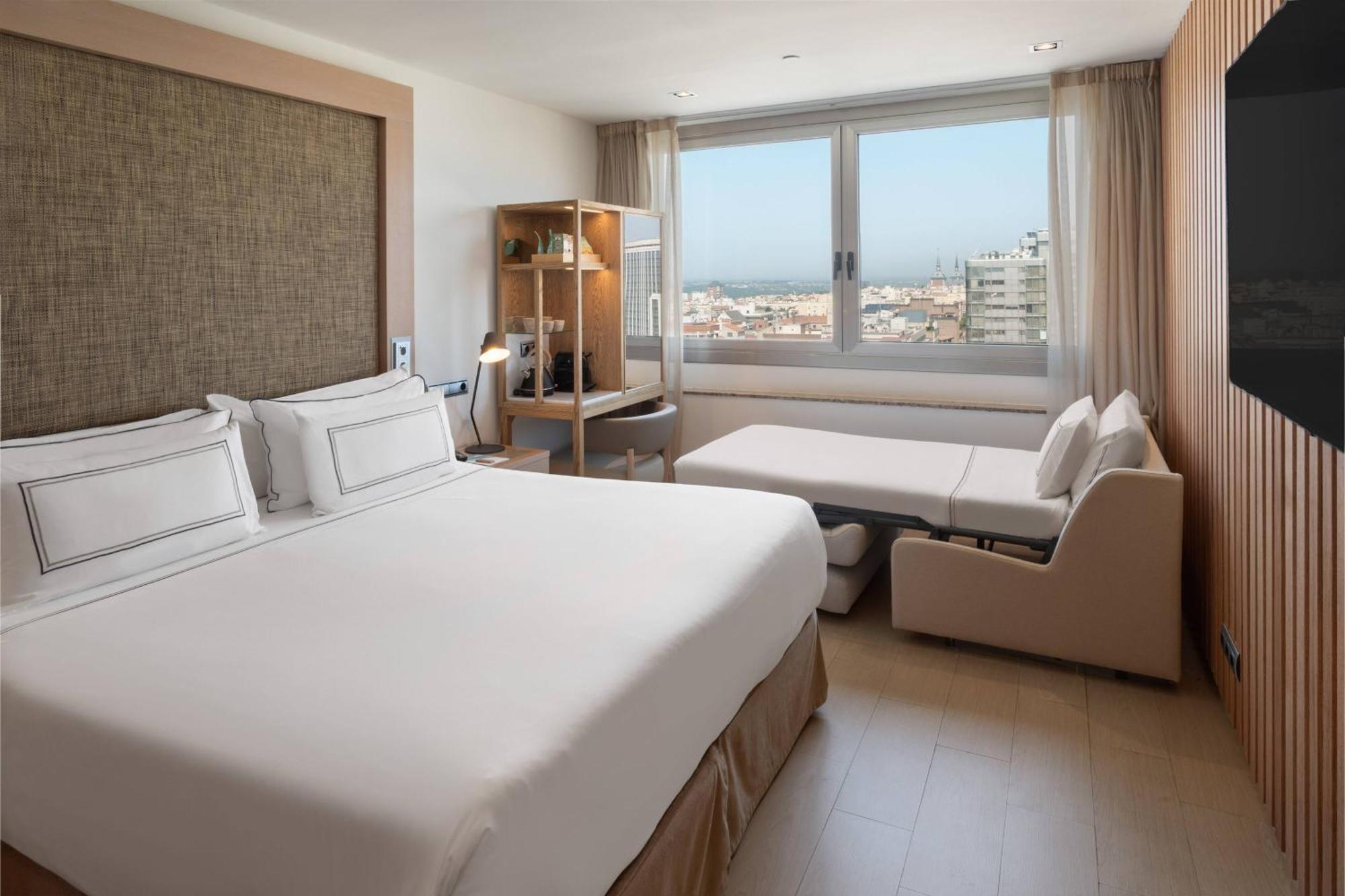Premium City View King Bed