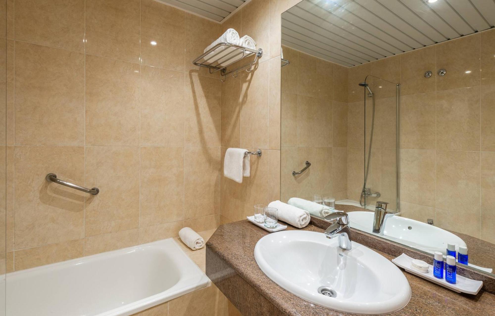 Standard Room Lateral Sea View