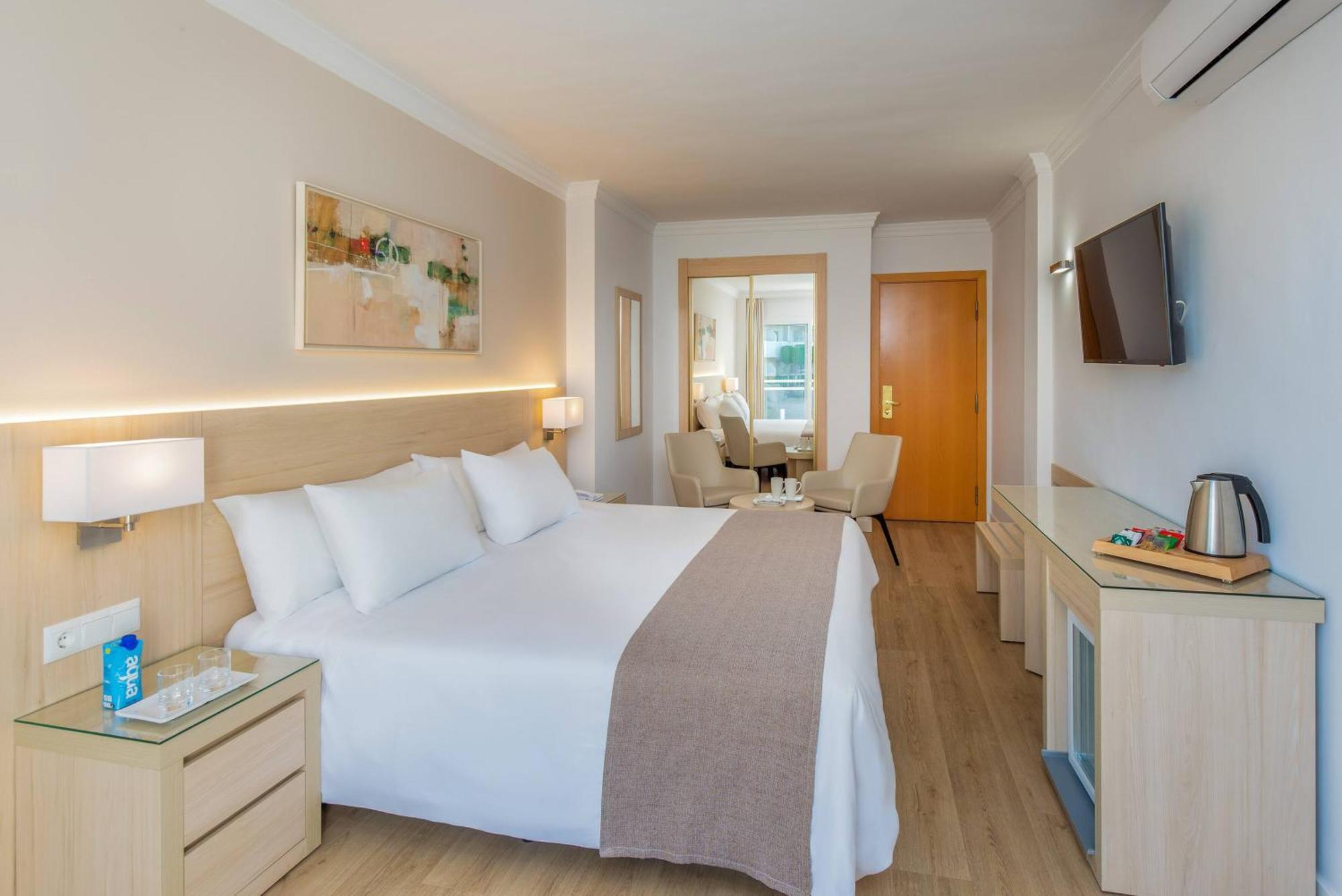 Superior Room Lateral Sea View