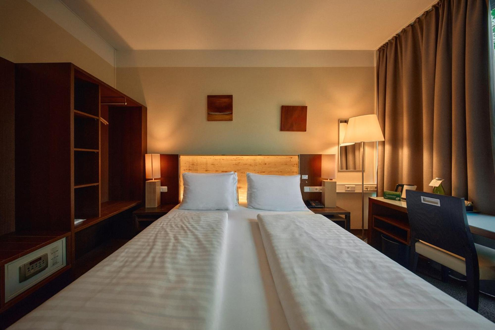 Standard Zimmer mit Kingsize-Bett