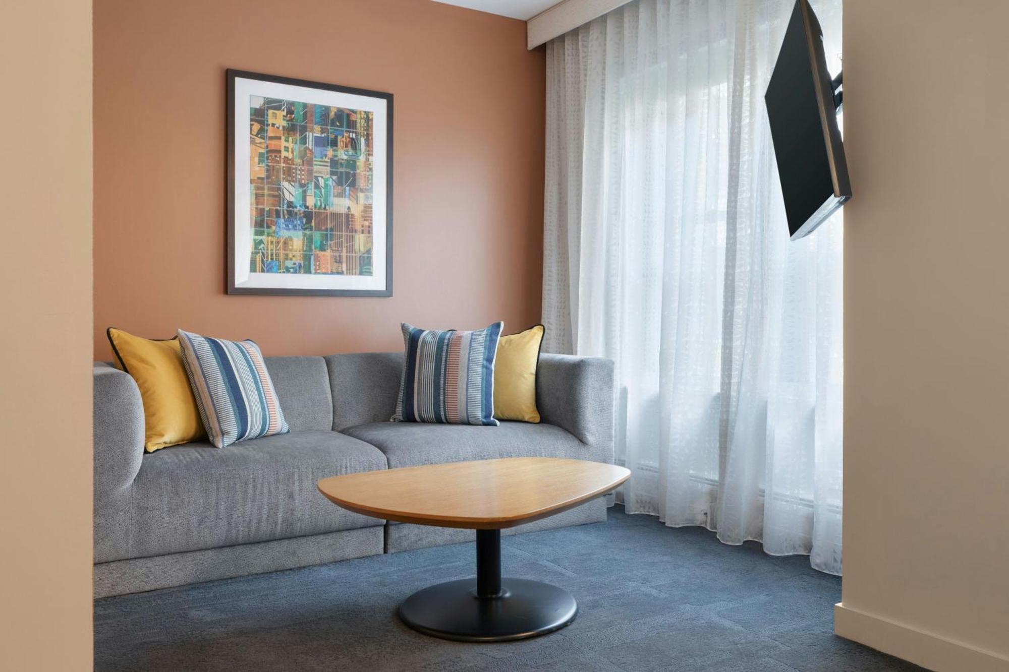 One-Bedroom King Suite