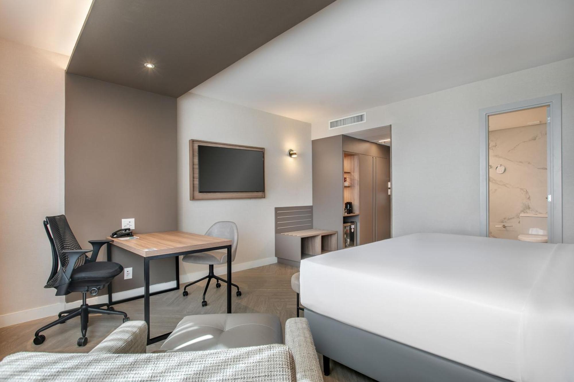 Premium King Room