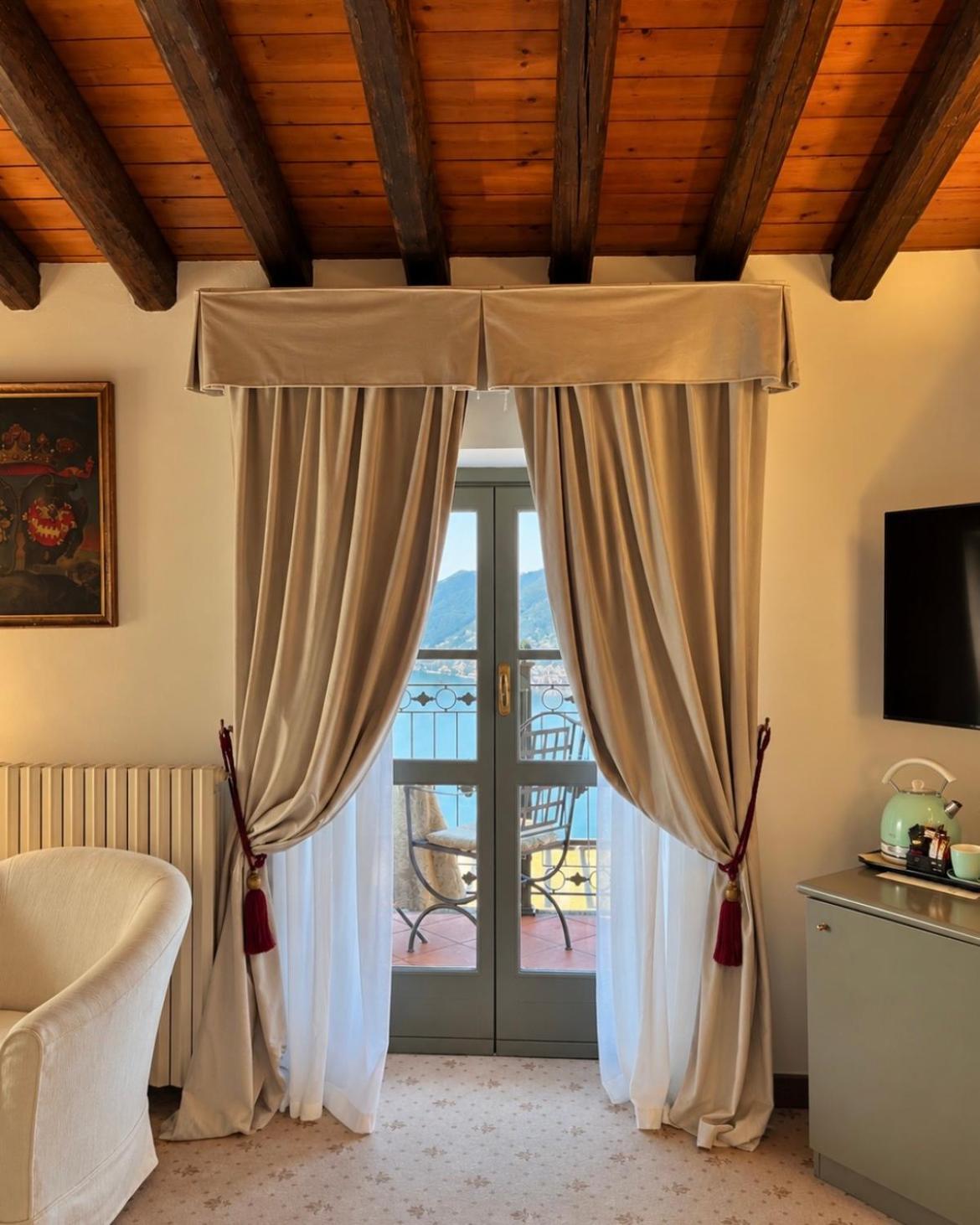 Double Room Lake View