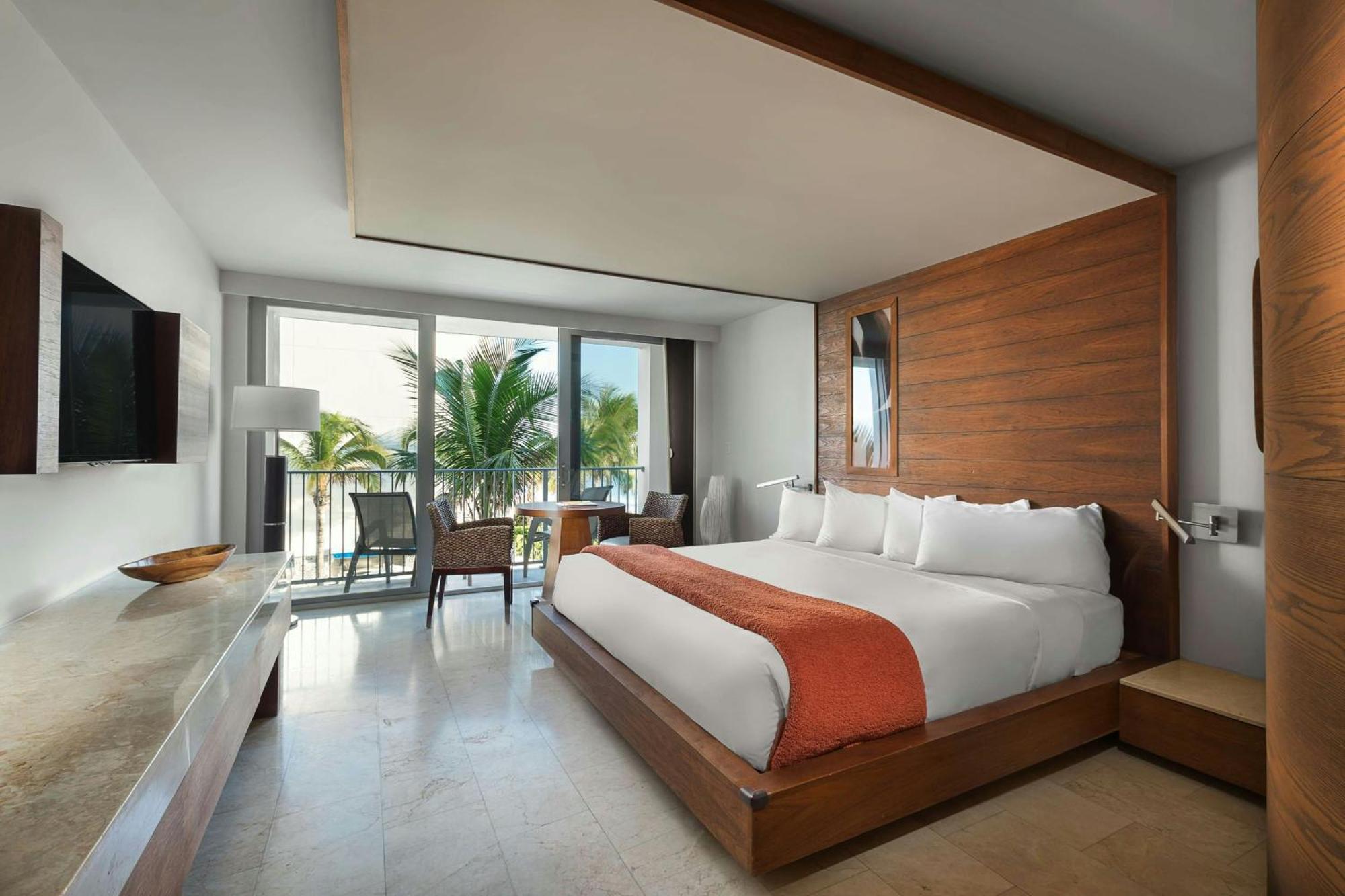 King Room Pool View