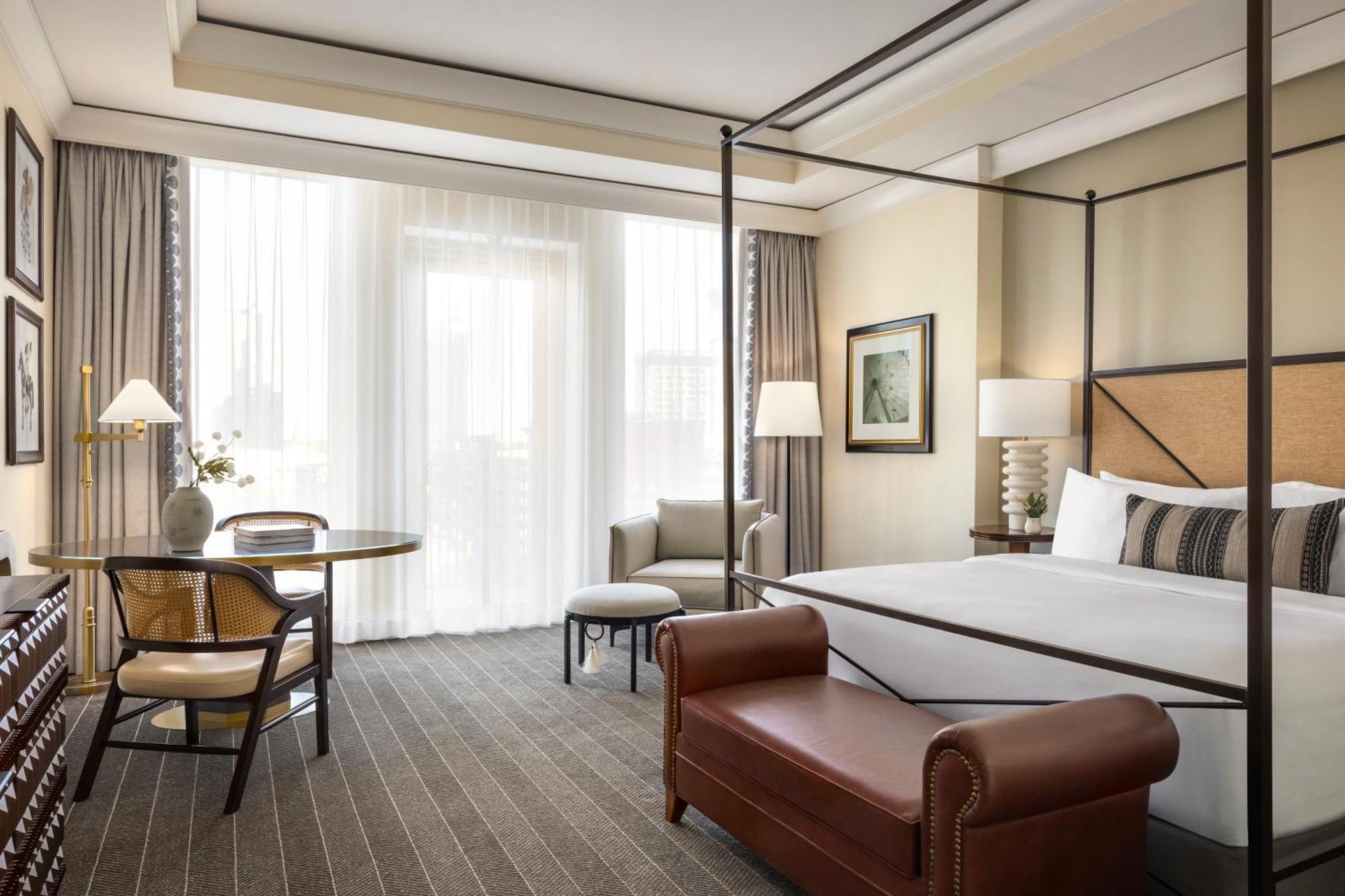 Premier Riverview Room – 1 King Bed
