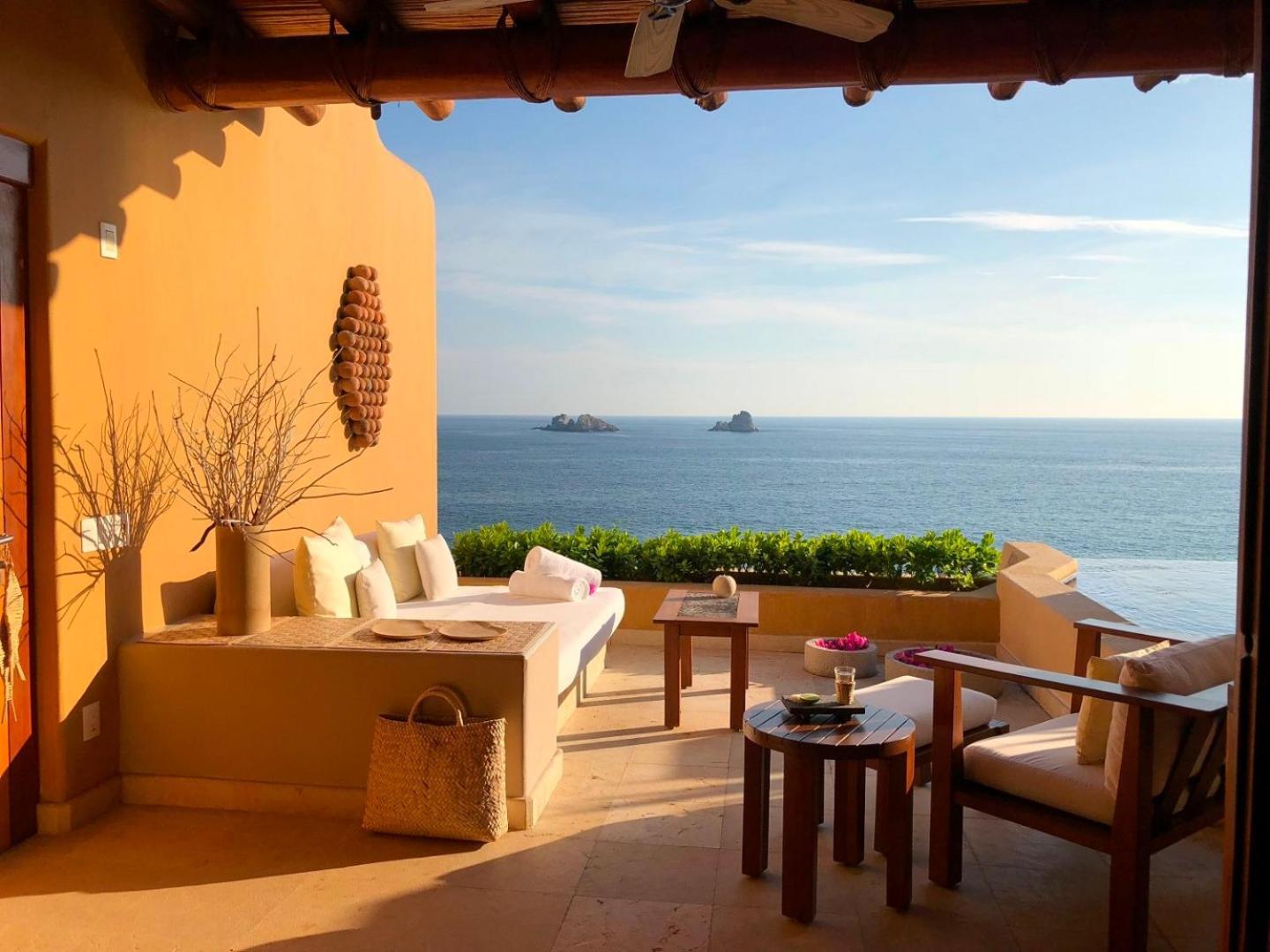 Romance Deluxe Suite Oceanfront