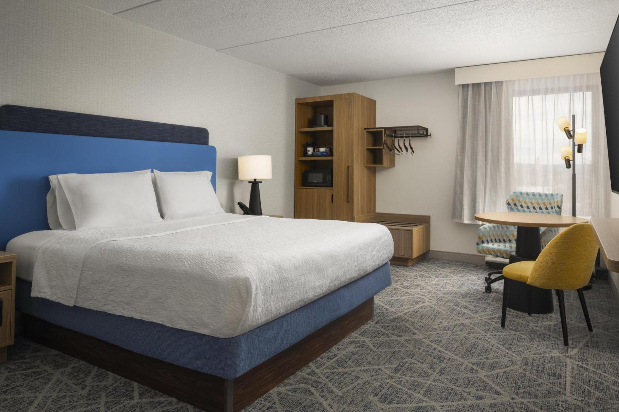 King Room Hearing Access or Non-Smoking
