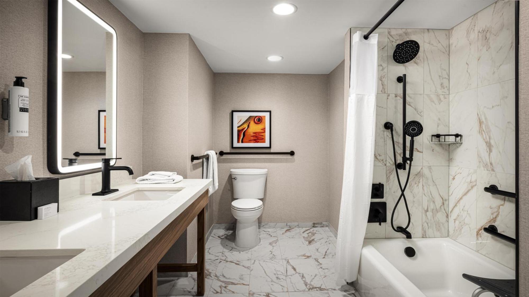 One-Bedroom Suite Mobility Access or Bath Tub