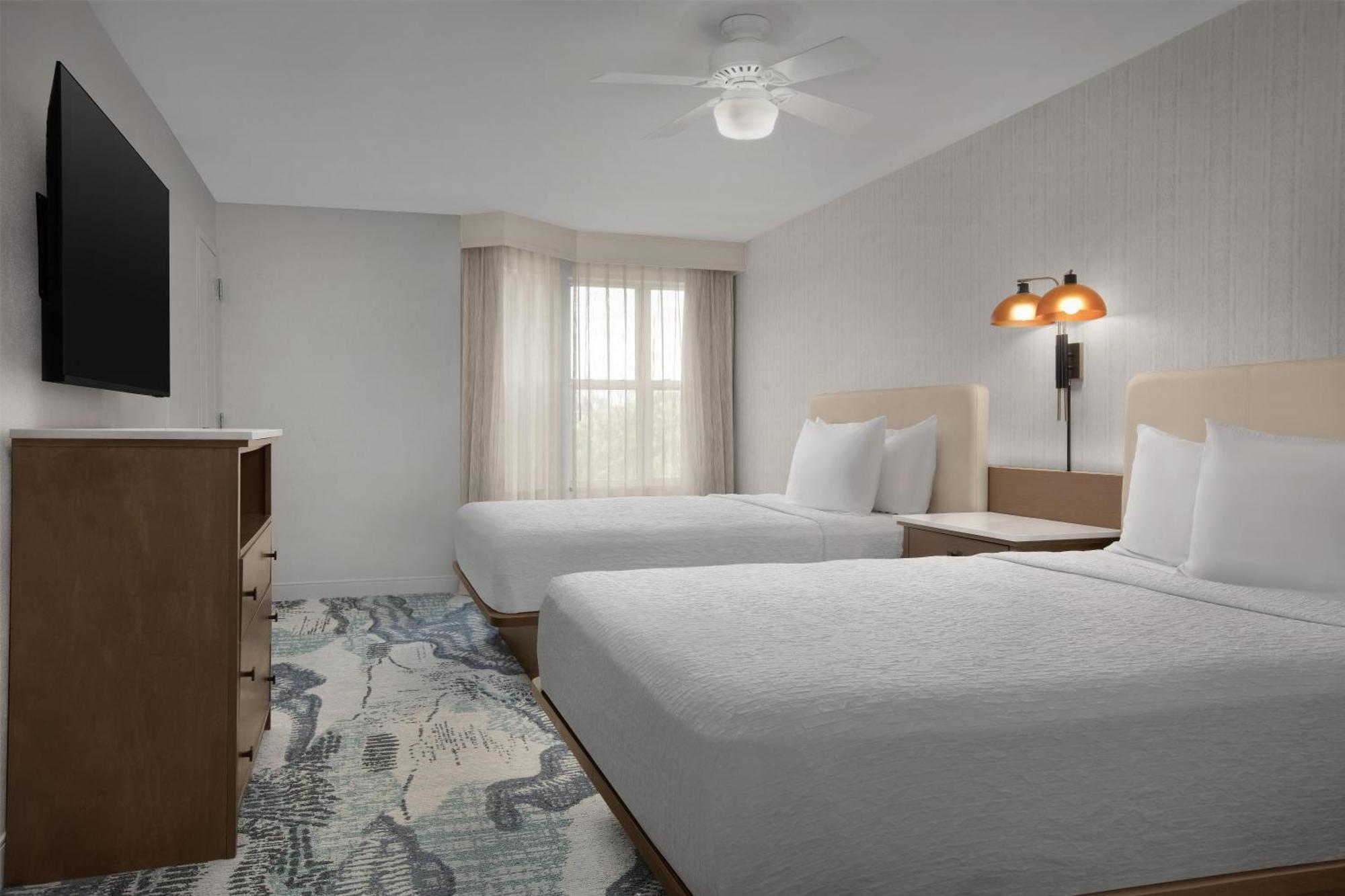 Two Bedroom Suite One King Two Queen Beds Non-Smoking