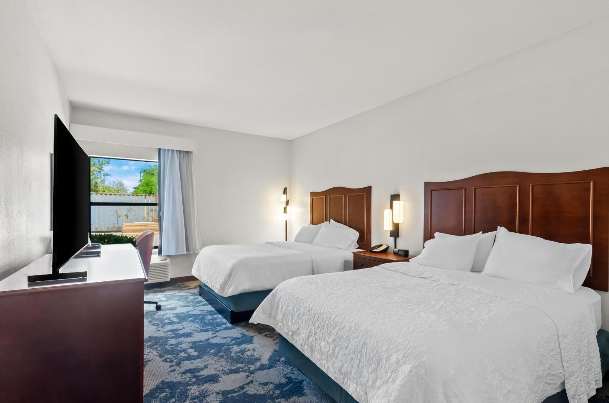 Queen Room Two Queen Beds Mobility Access or Non-Smoking