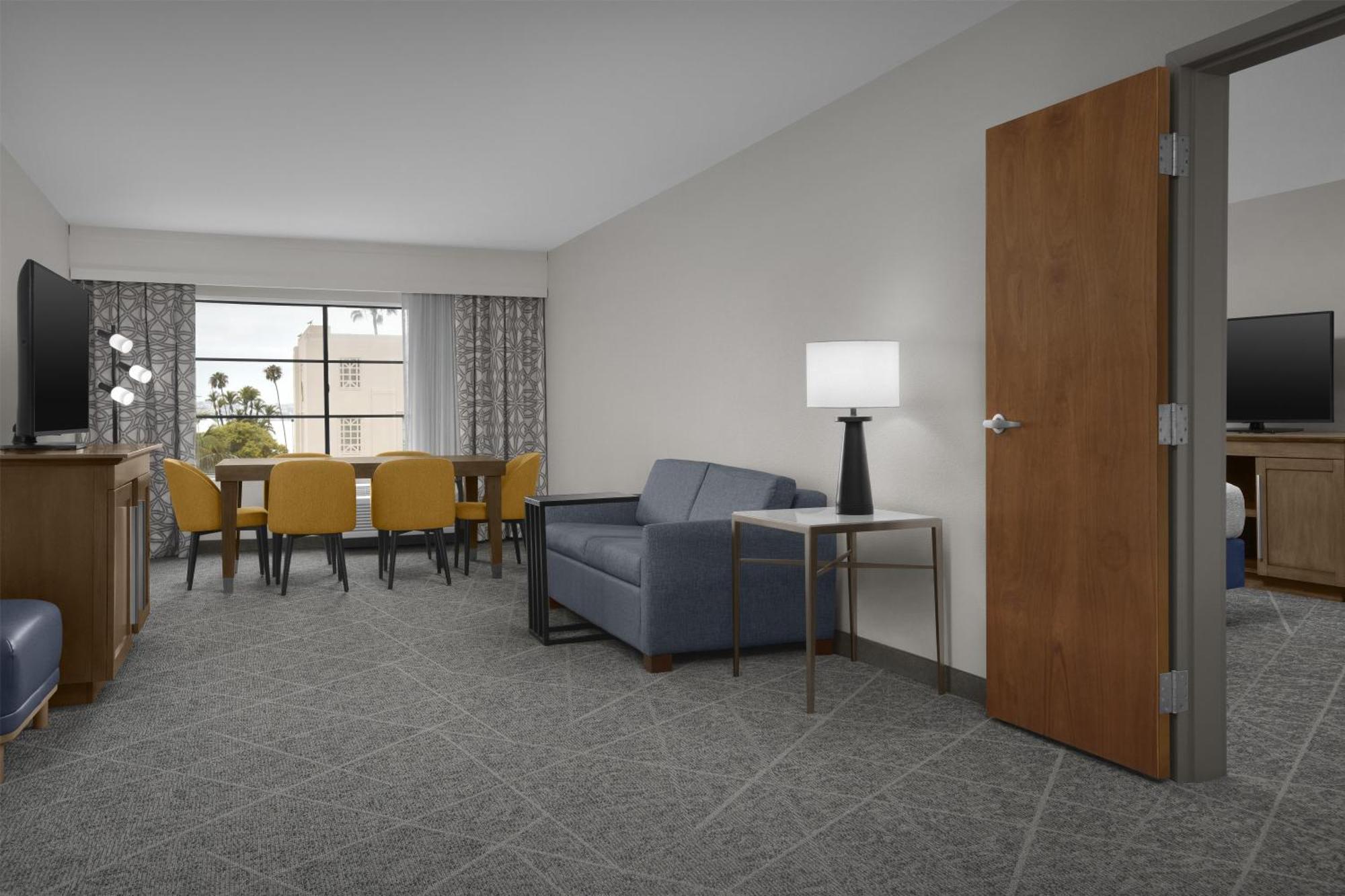 One-Bedroom King Suite Non-Smoking